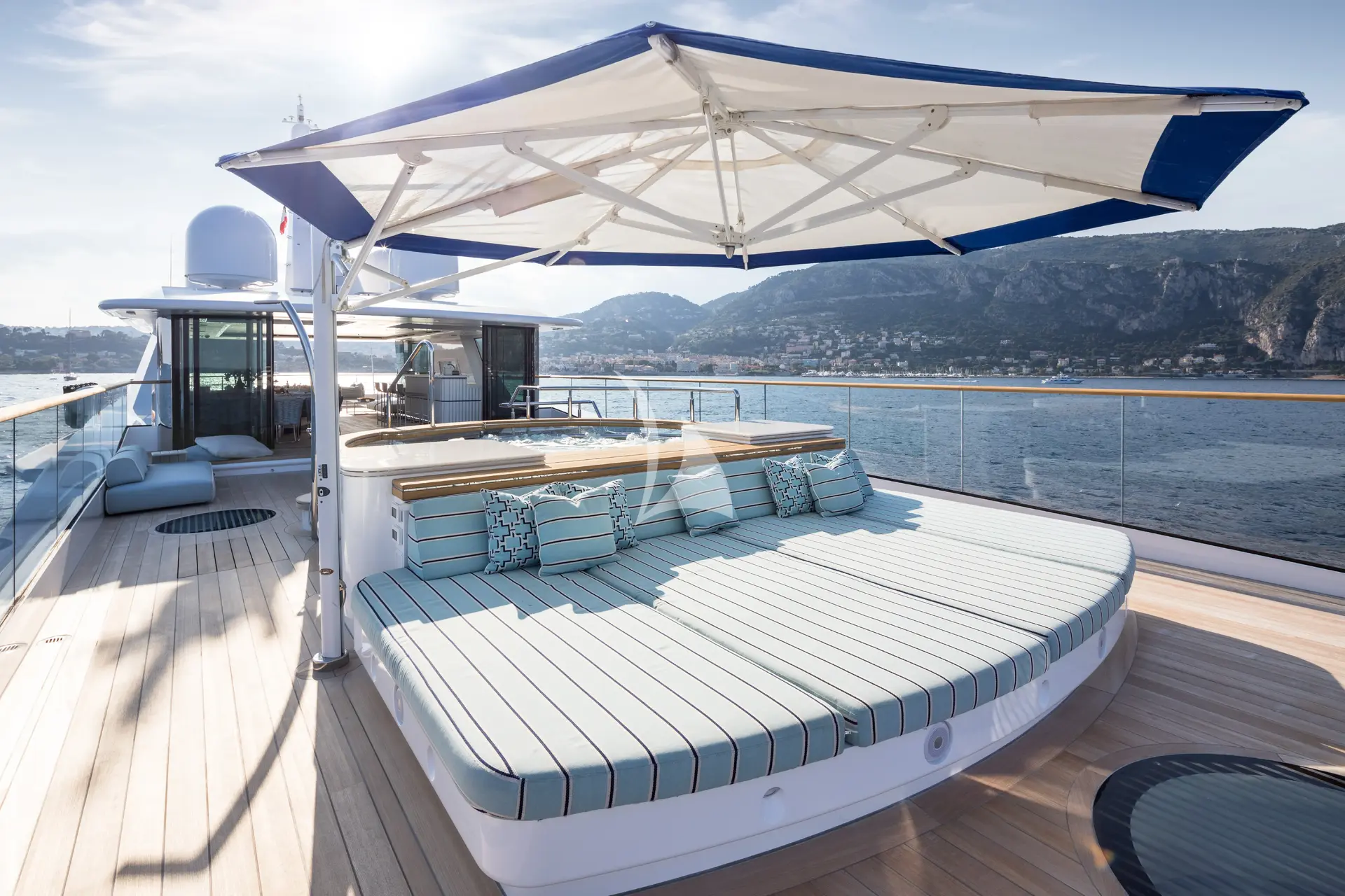 CORAL OCEAN Charter Yacht