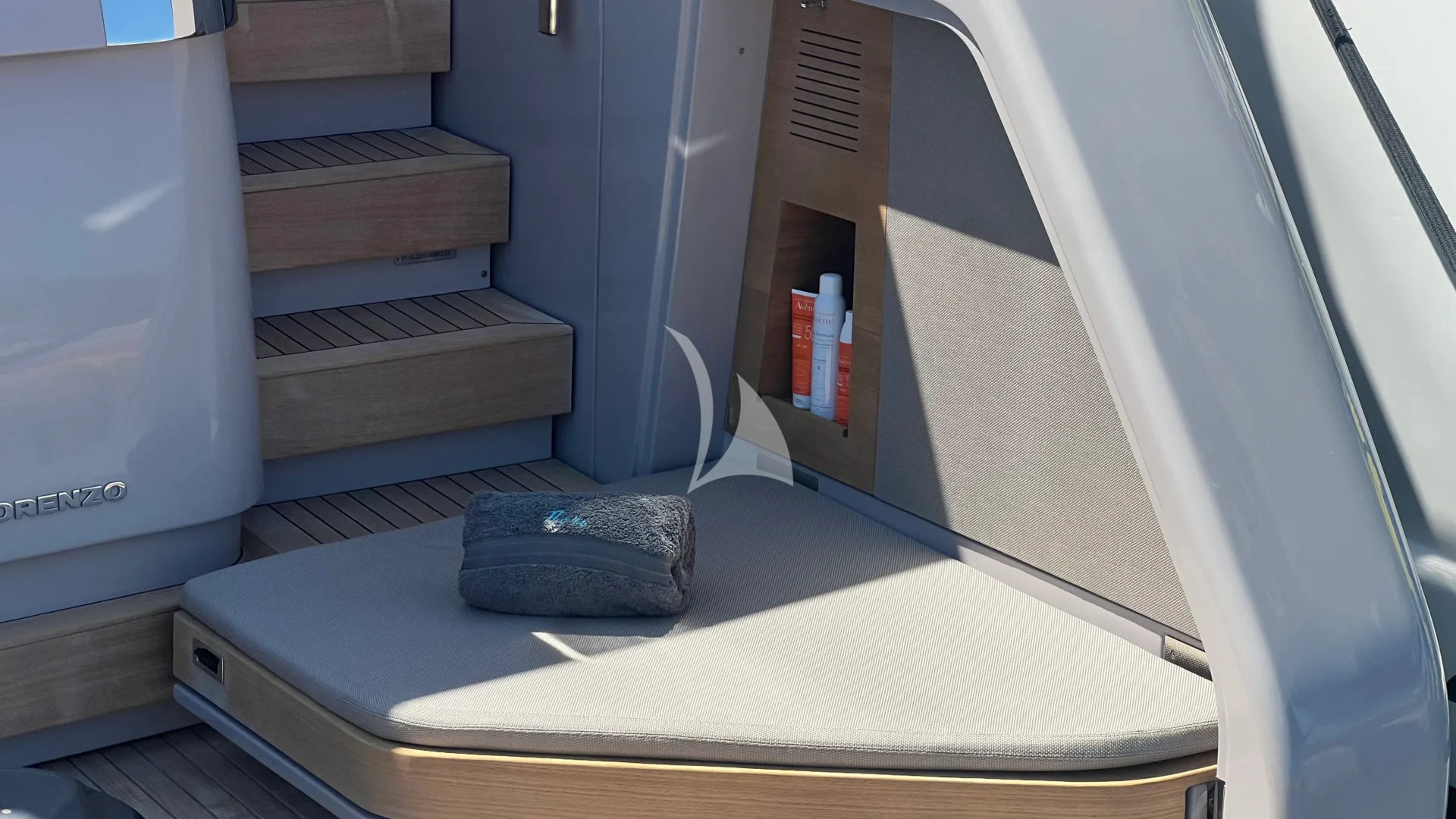 FLORI Charter Yacht