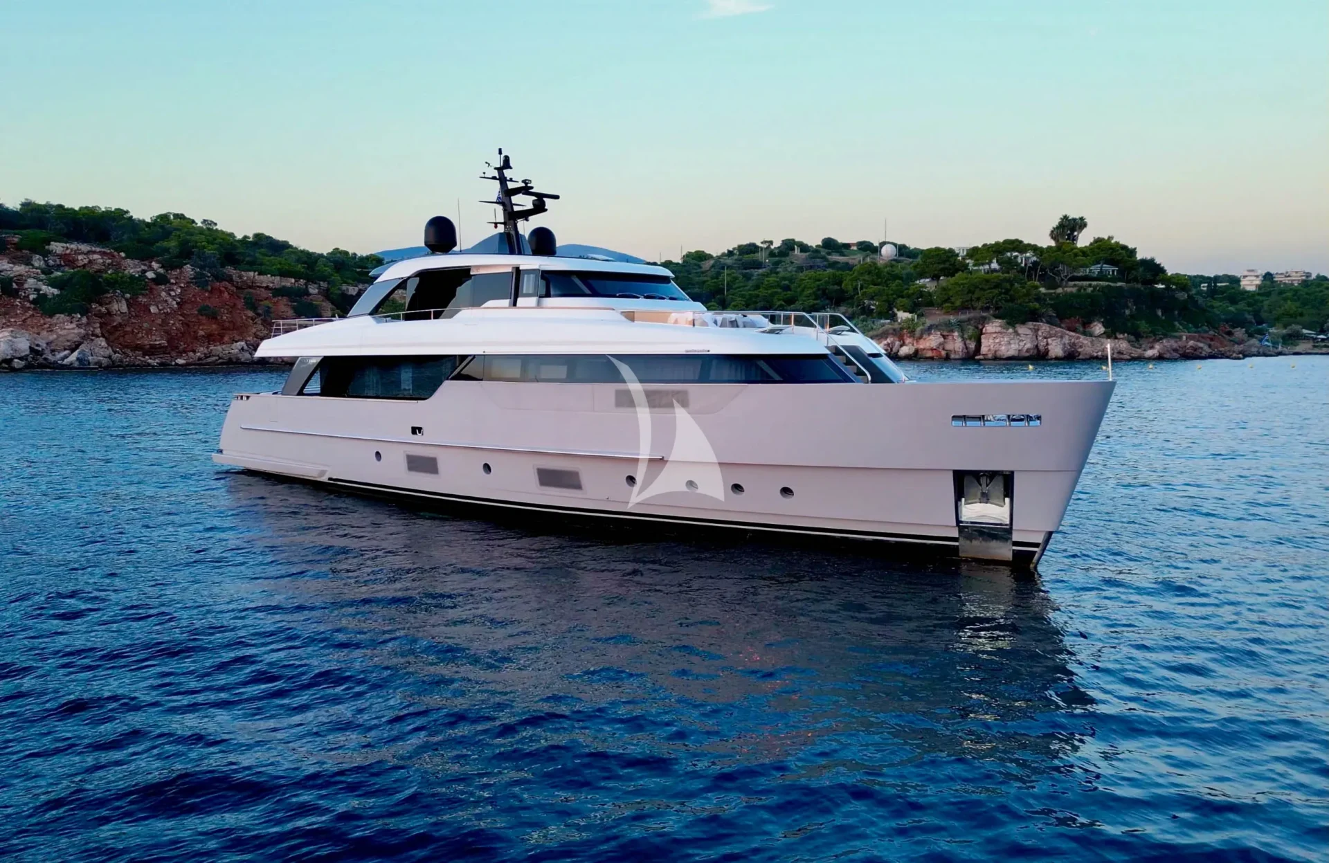 FLORI Charter Yacht