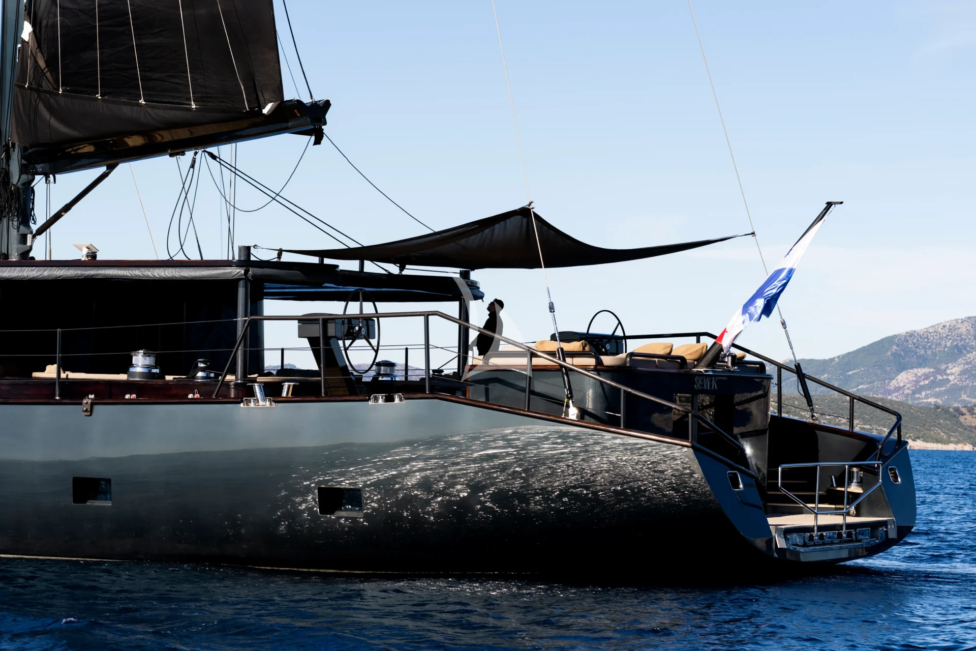 SEVEN Charter Yacht