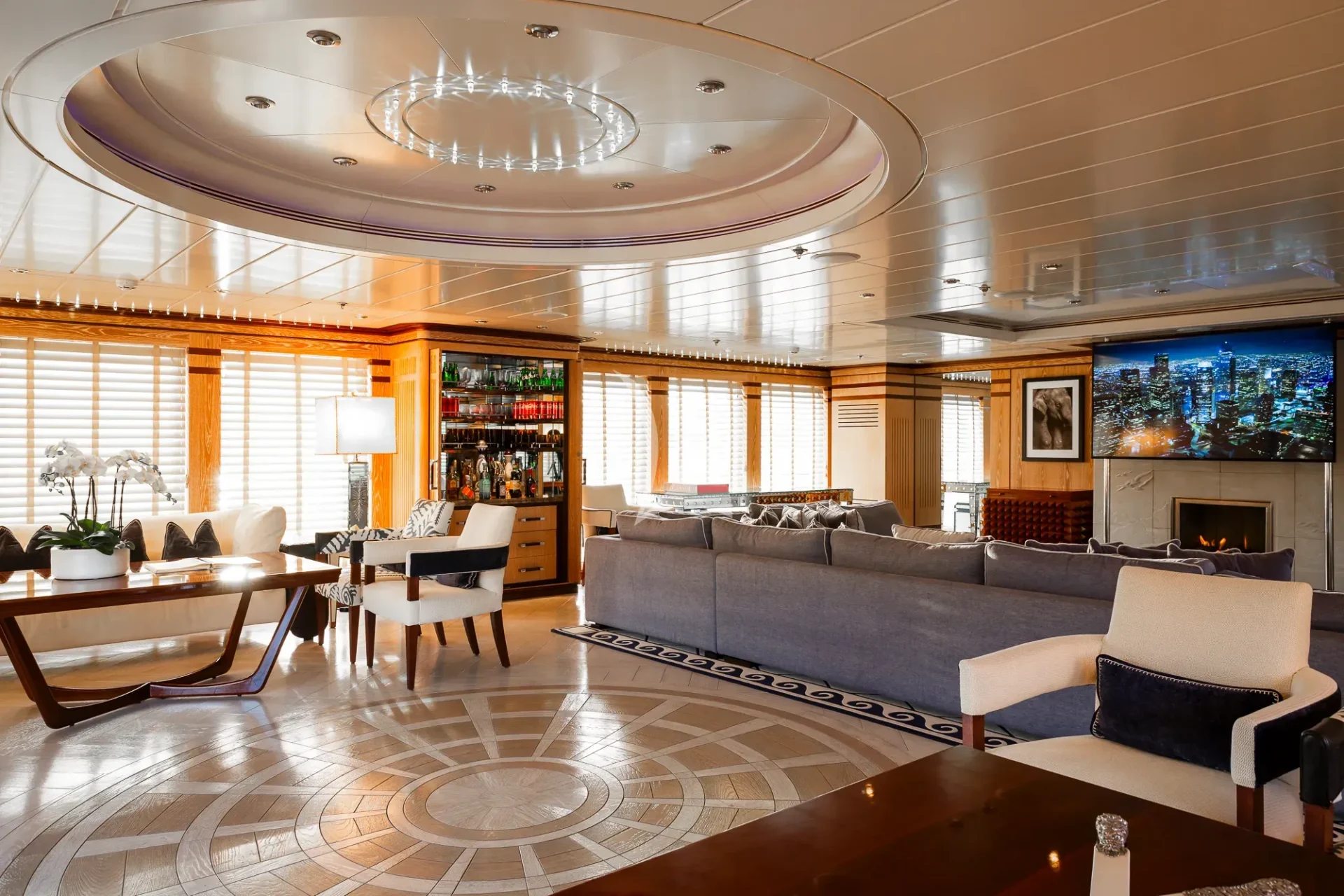 FORCE BLUE Charter Yacht