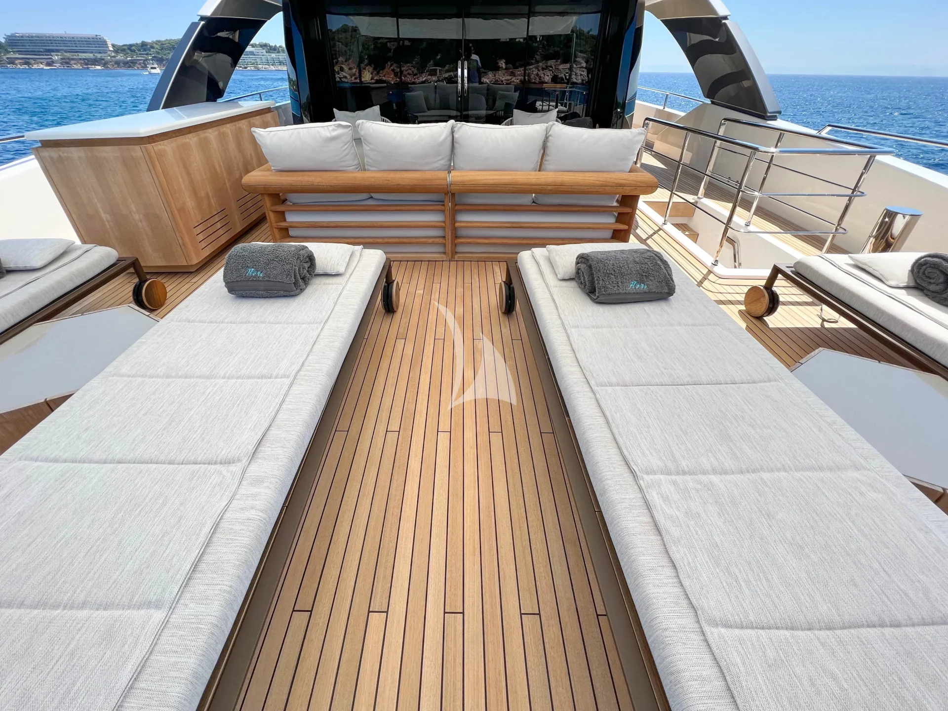 FLORI Charter Yacht