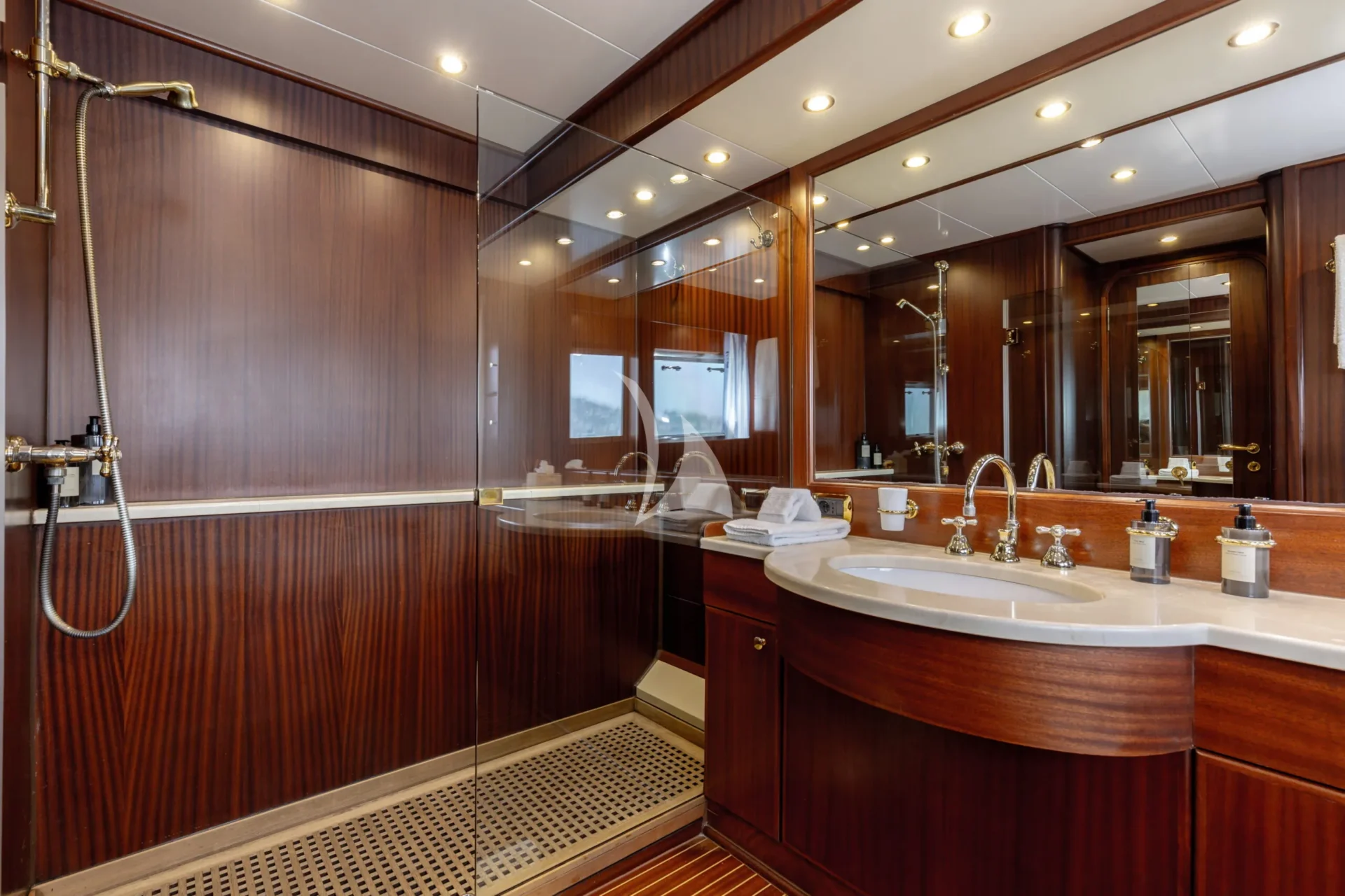 GITANES Charter Yacht