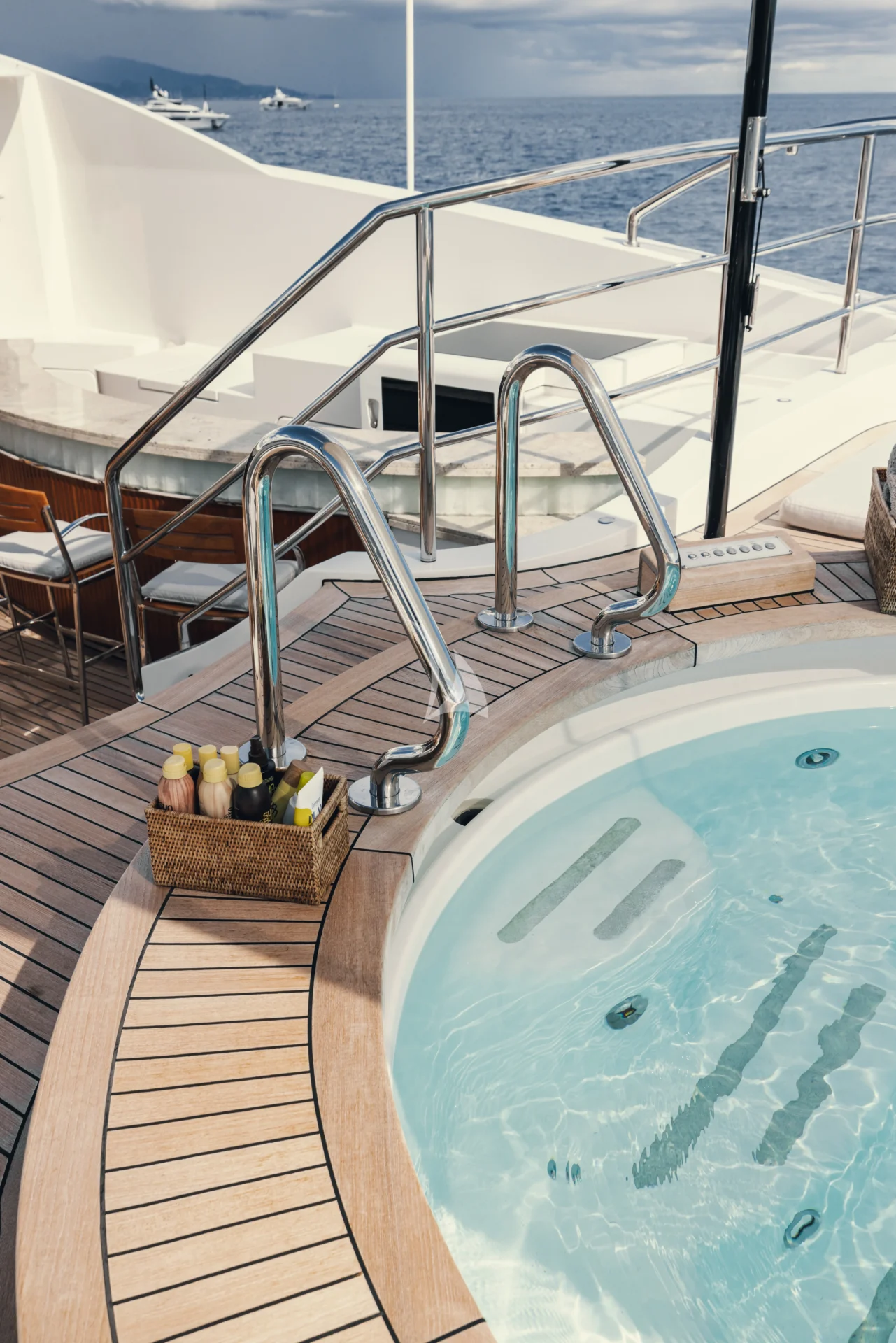 SEANNA Charter Yacht