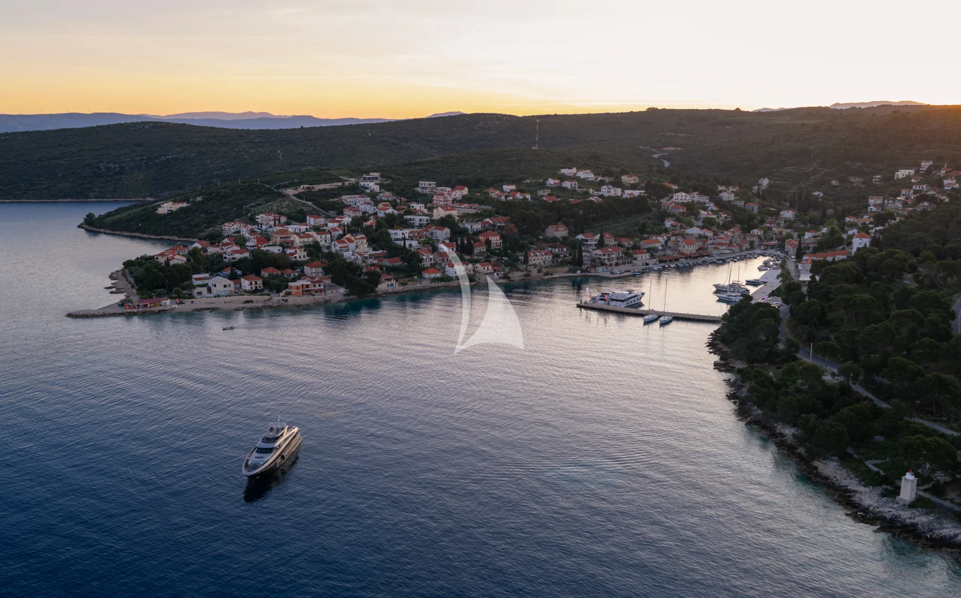 SMOOTH OPERATOR Charter Yacht