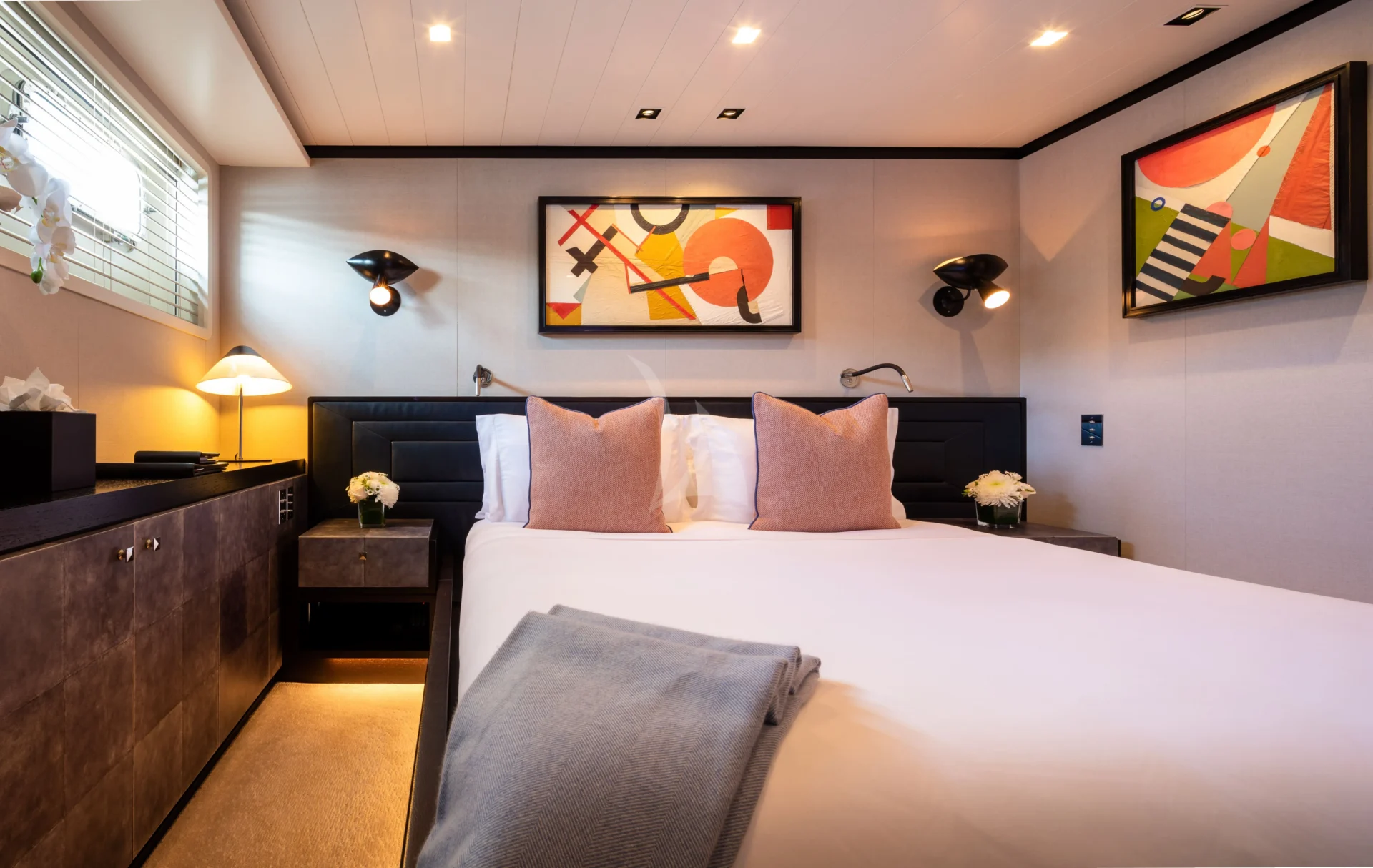 MIRAGE Charter Yacht