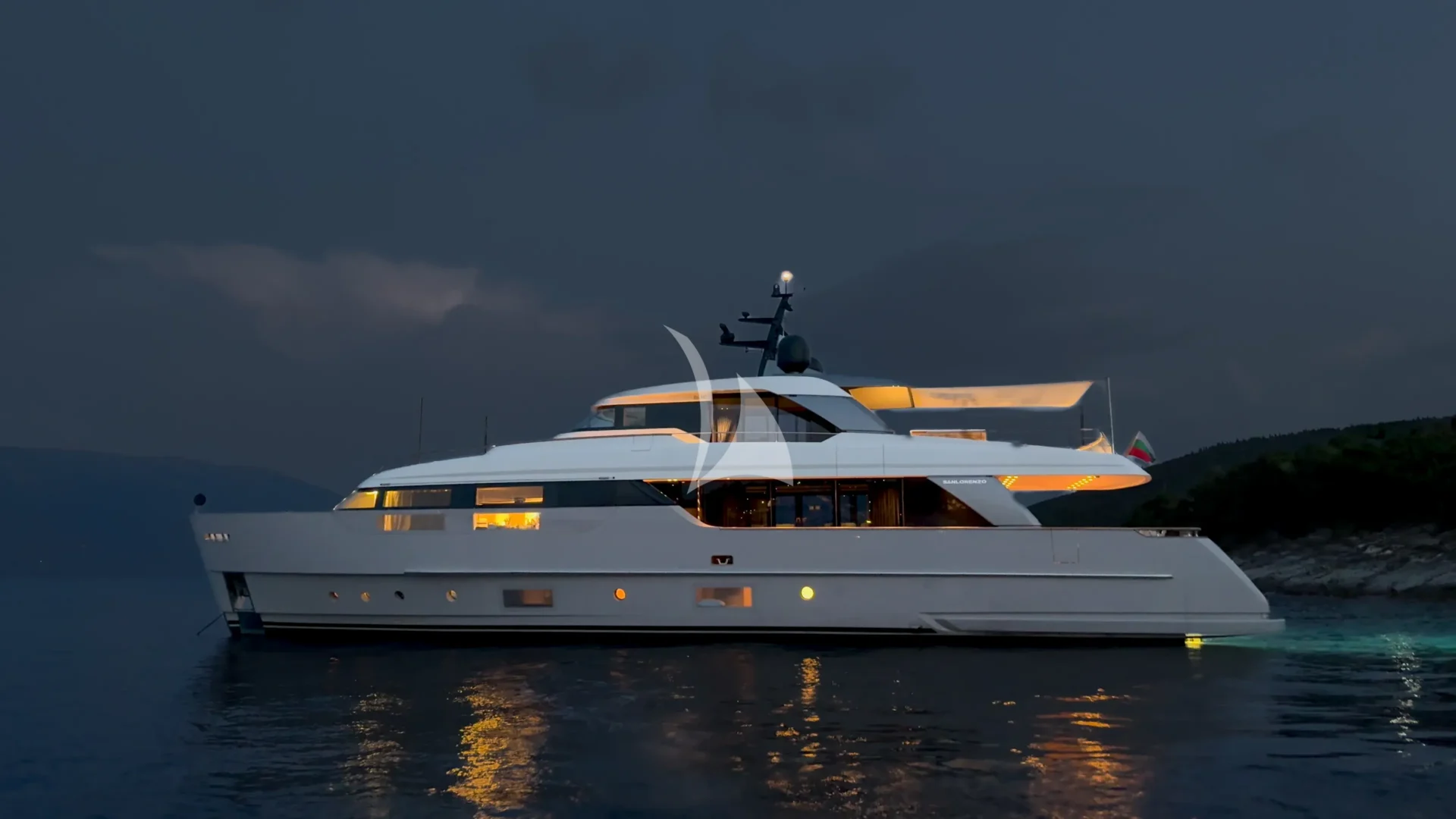 FLORI Charter Yacht