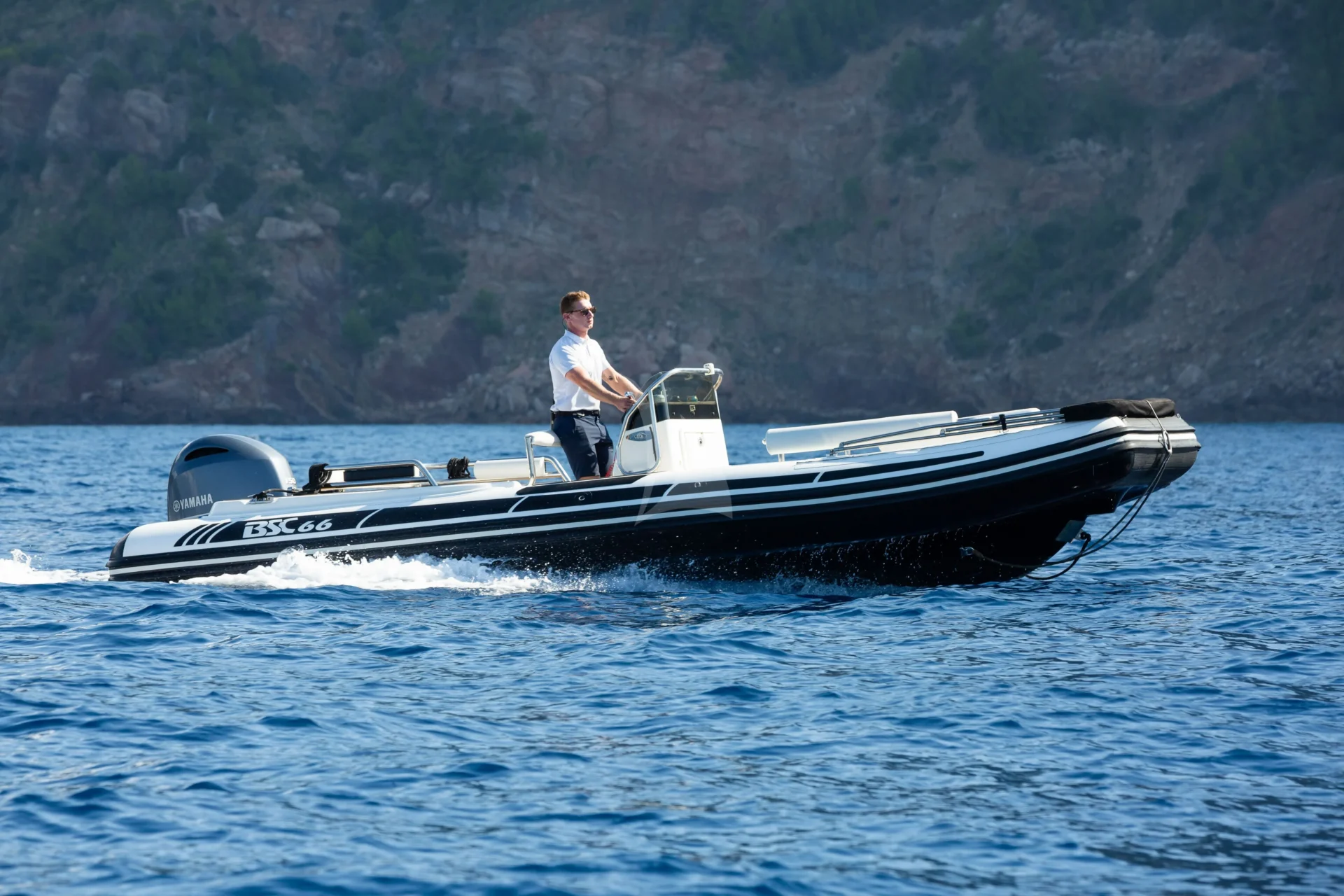 MIRAGE Charter Yacht