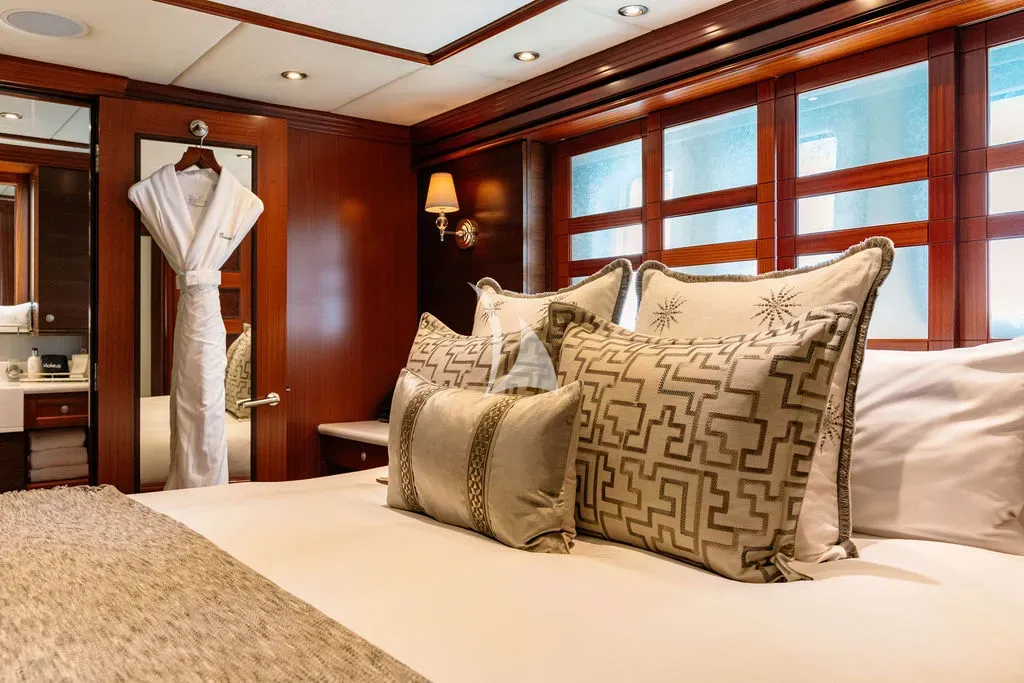OCEAN CLUB Charter Yacht