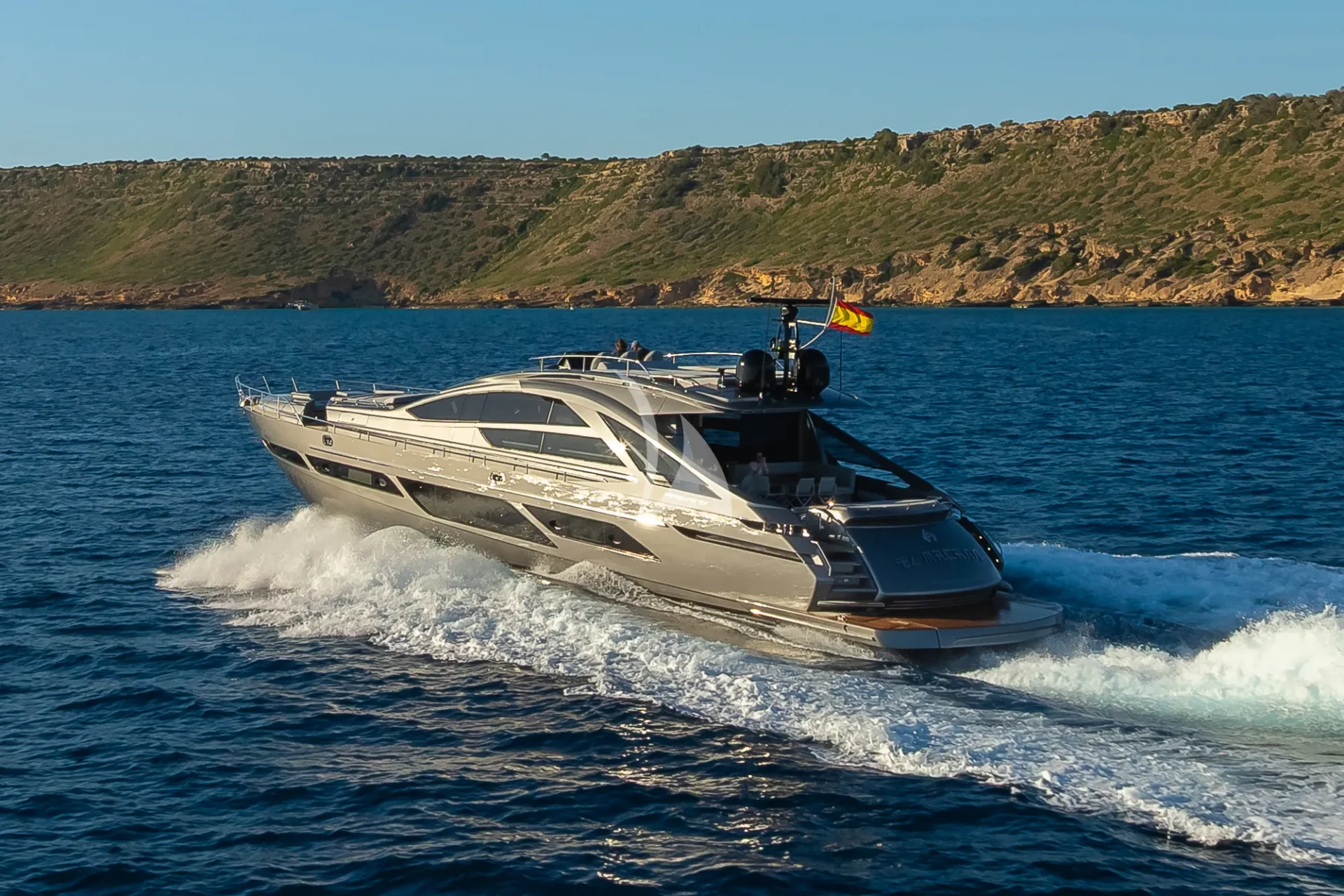 EL MACANN Charter Yacht