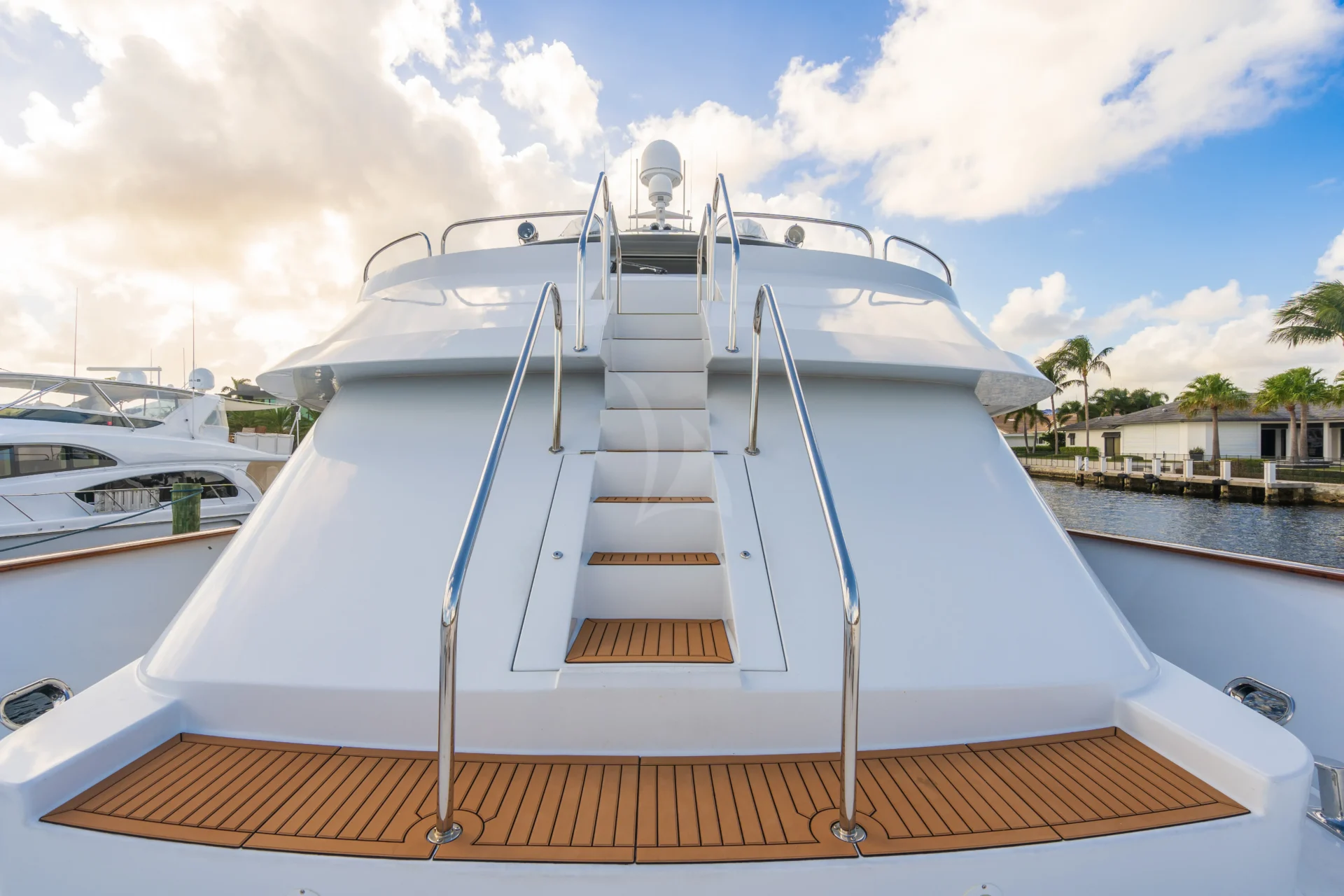 CHANSON Charter Yacht