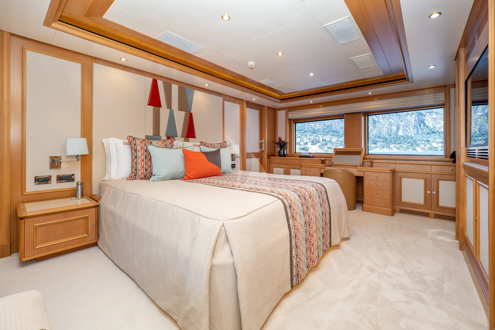 HANA Charter Yacht