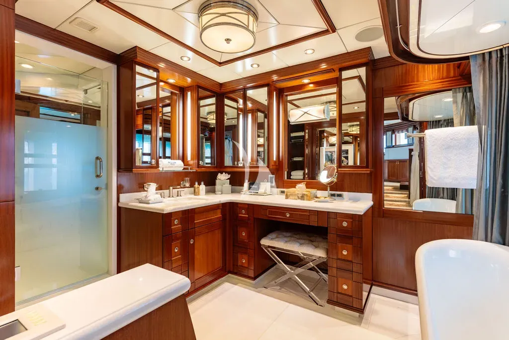 OCEAN CLUB Charter Yacht