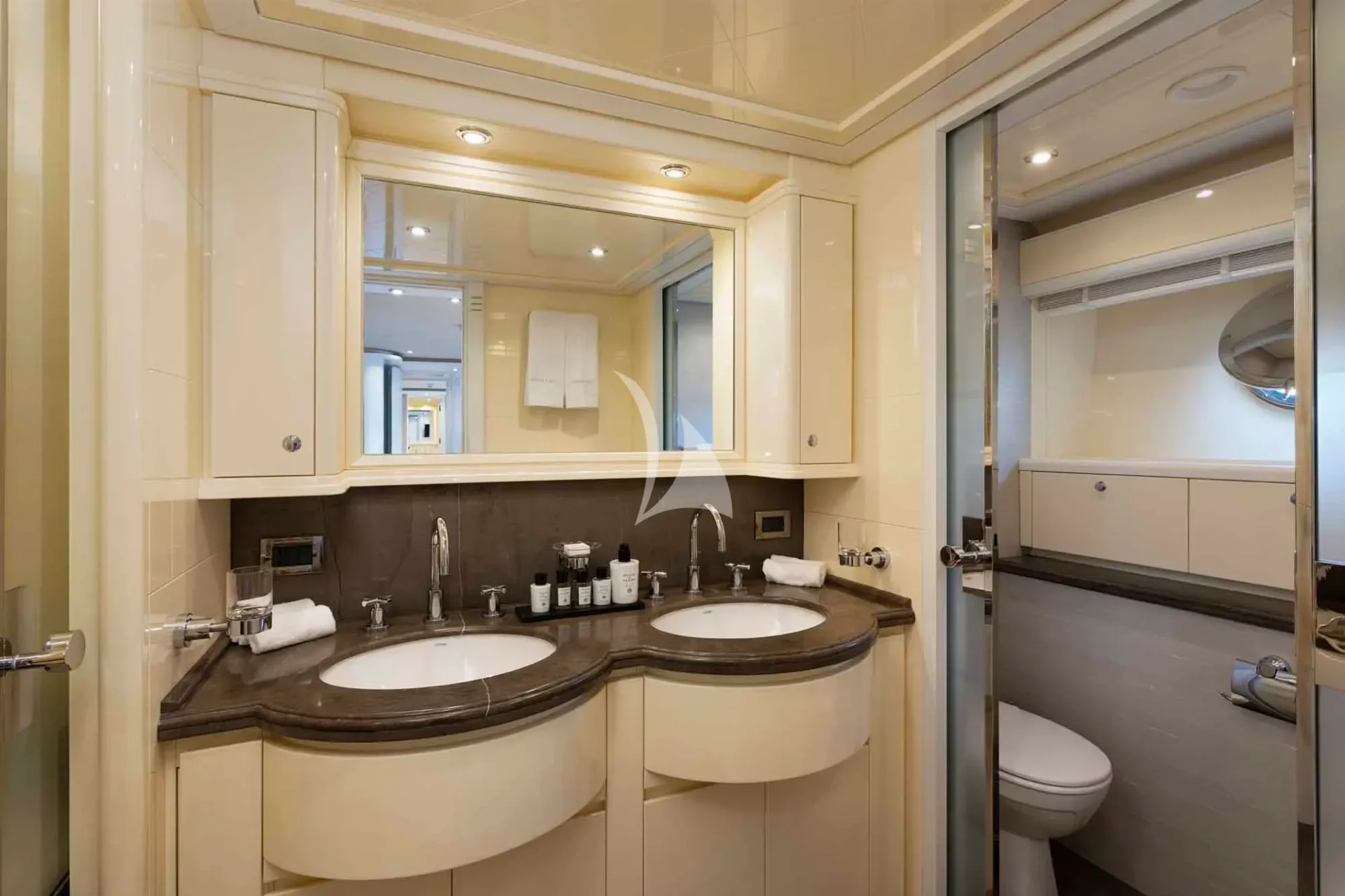 PARADISE Charter Yacht