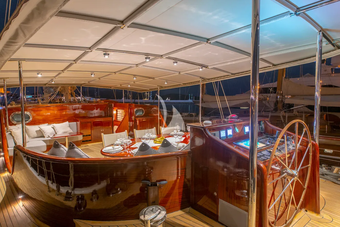 HIC SALTA Charter Yacht