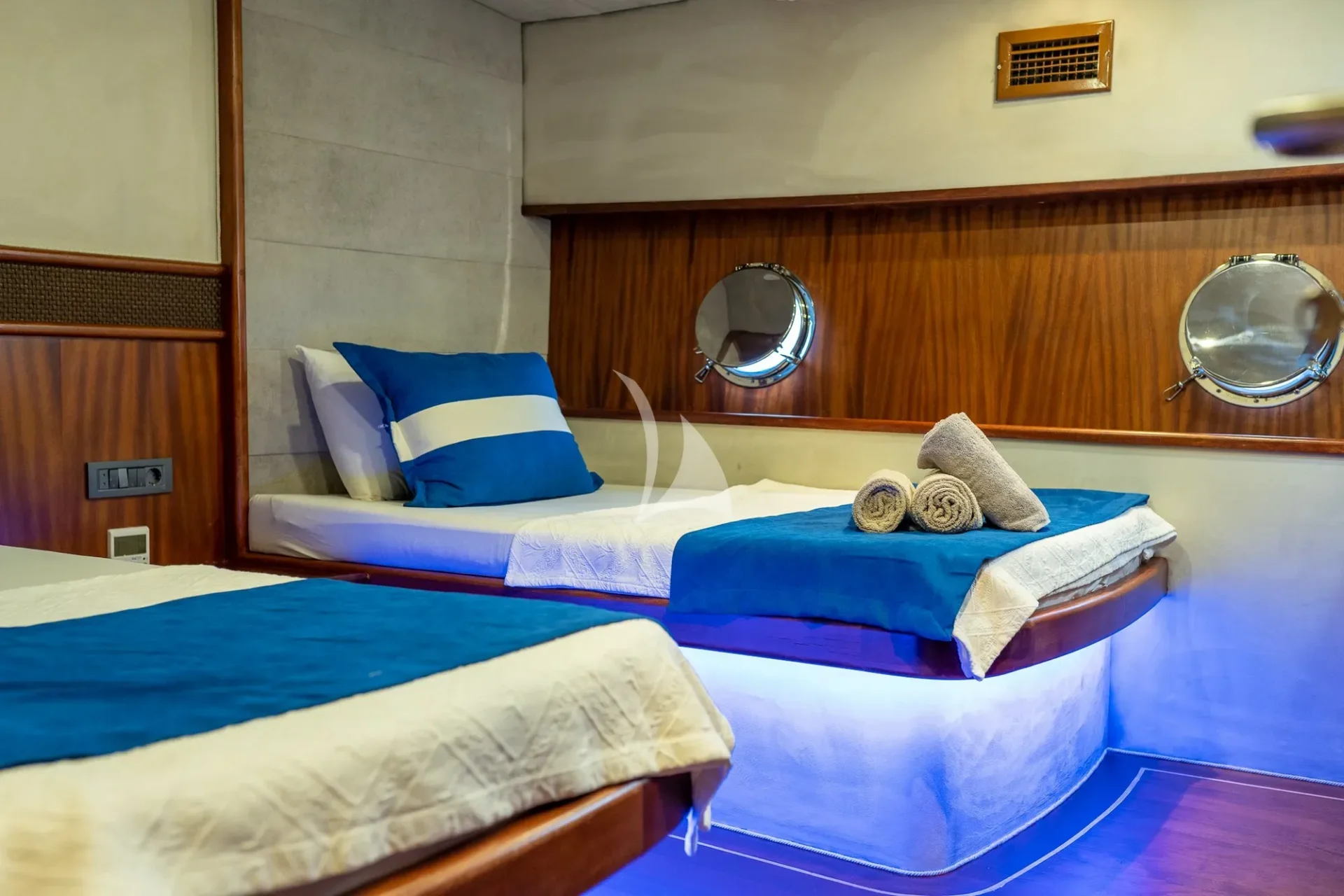 Nevra Queen Charter Yacht