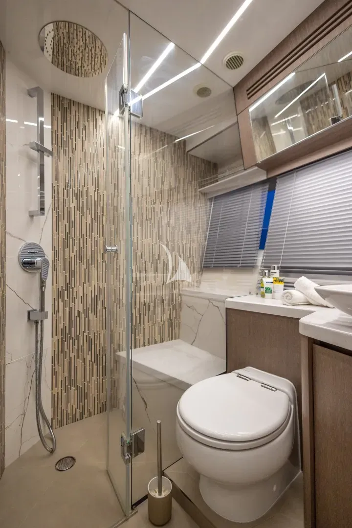 PARADISE Charter Yacht