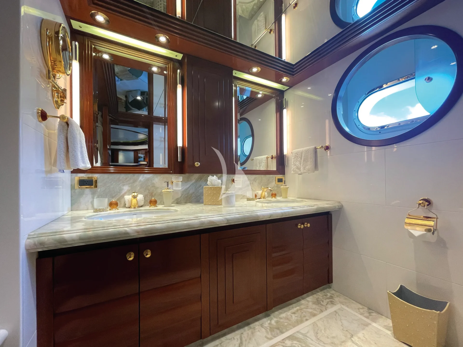 BLUE MOON Charter Yacht