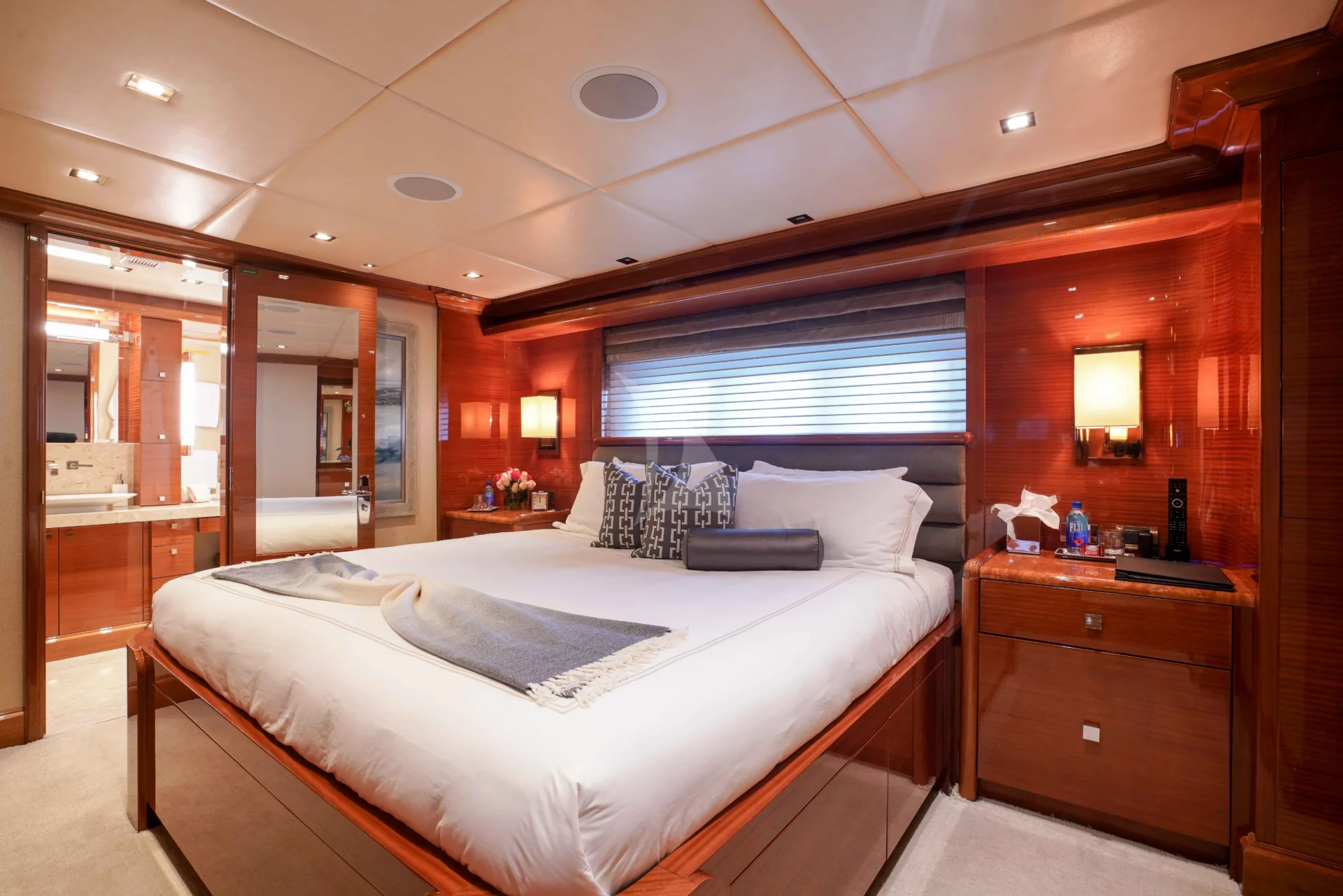 ASPEN ALTERNATIVE Charter Yacht