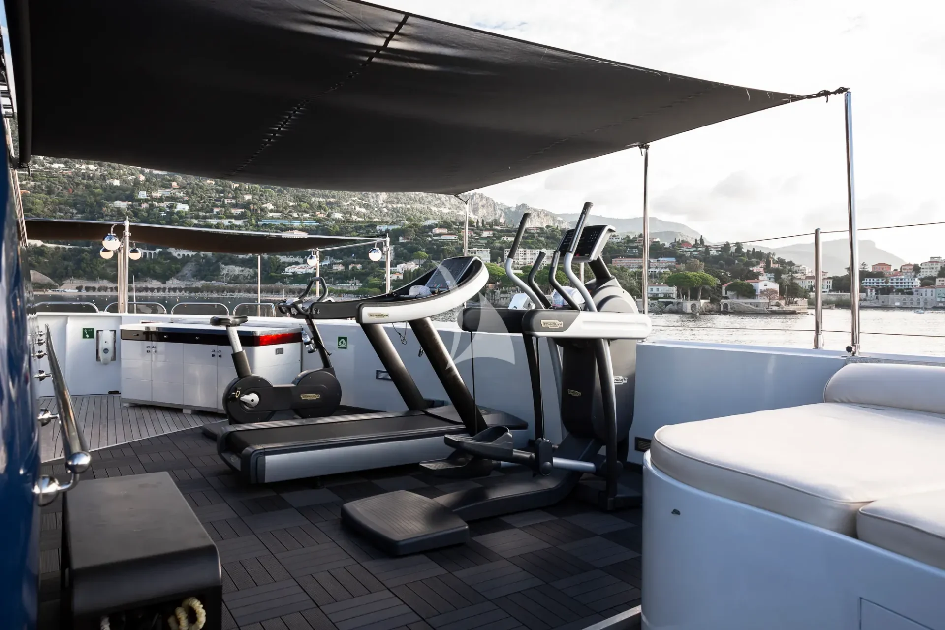 FORCE BLUE Charter Yacht