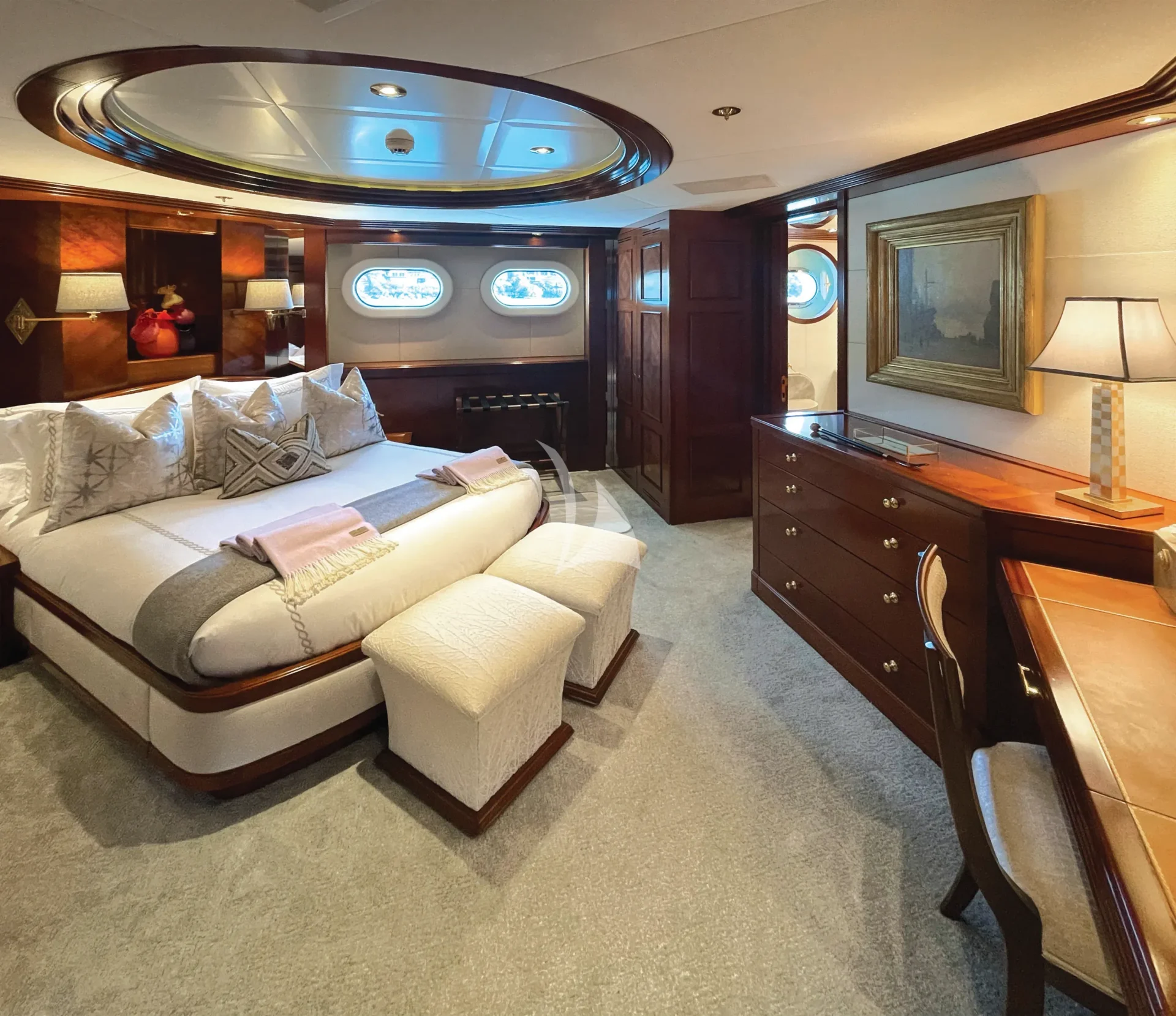 BLUE MOON Charter Yacht