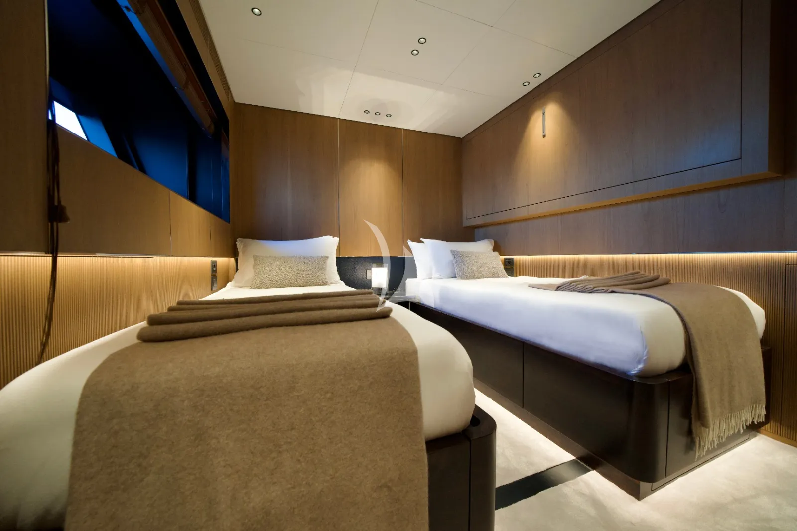 COSMICO Charter Yacht