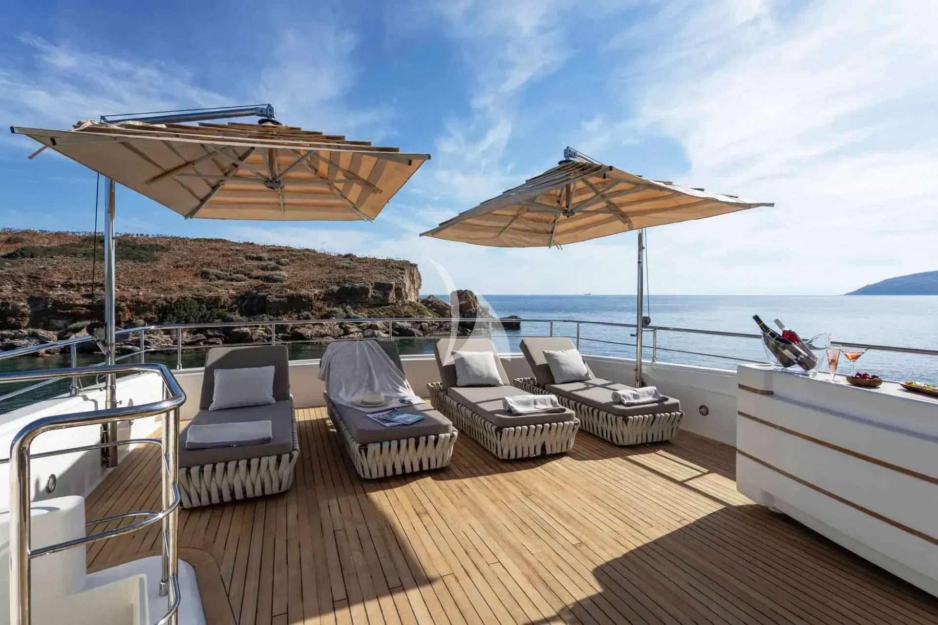 PARADISE Charter Yacht