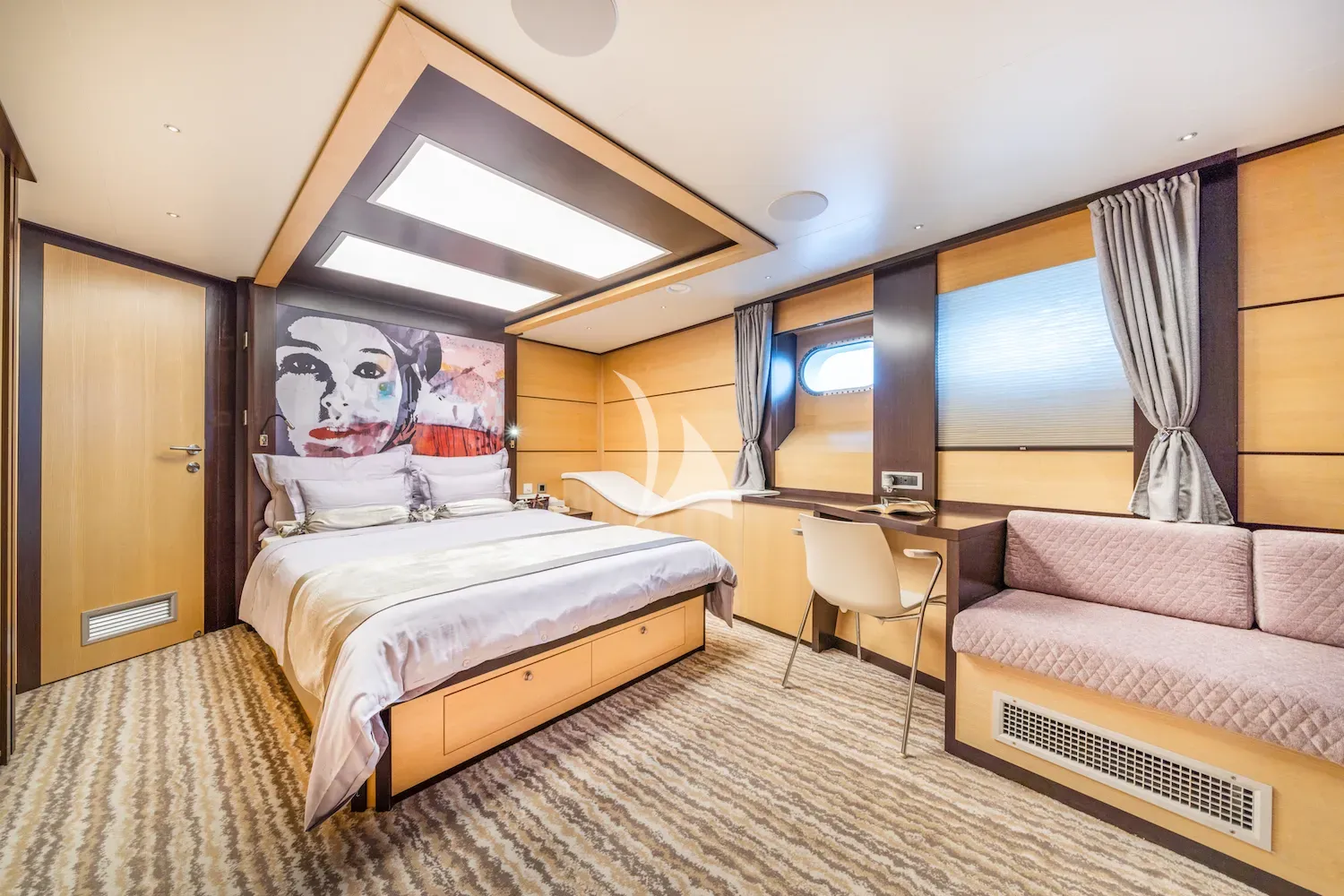 NAVILUX Charter Yacht