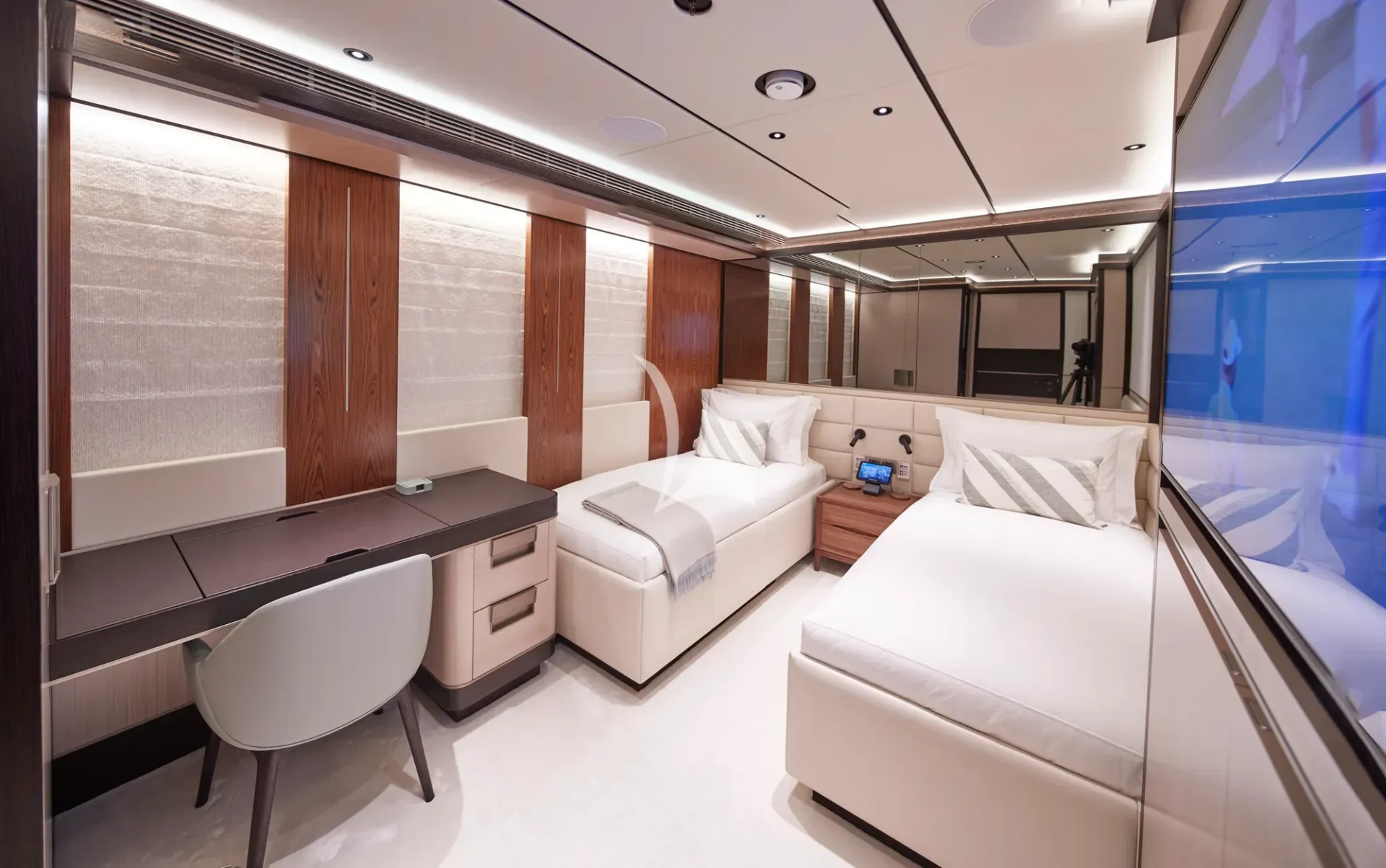 Solemates Charter Yacht