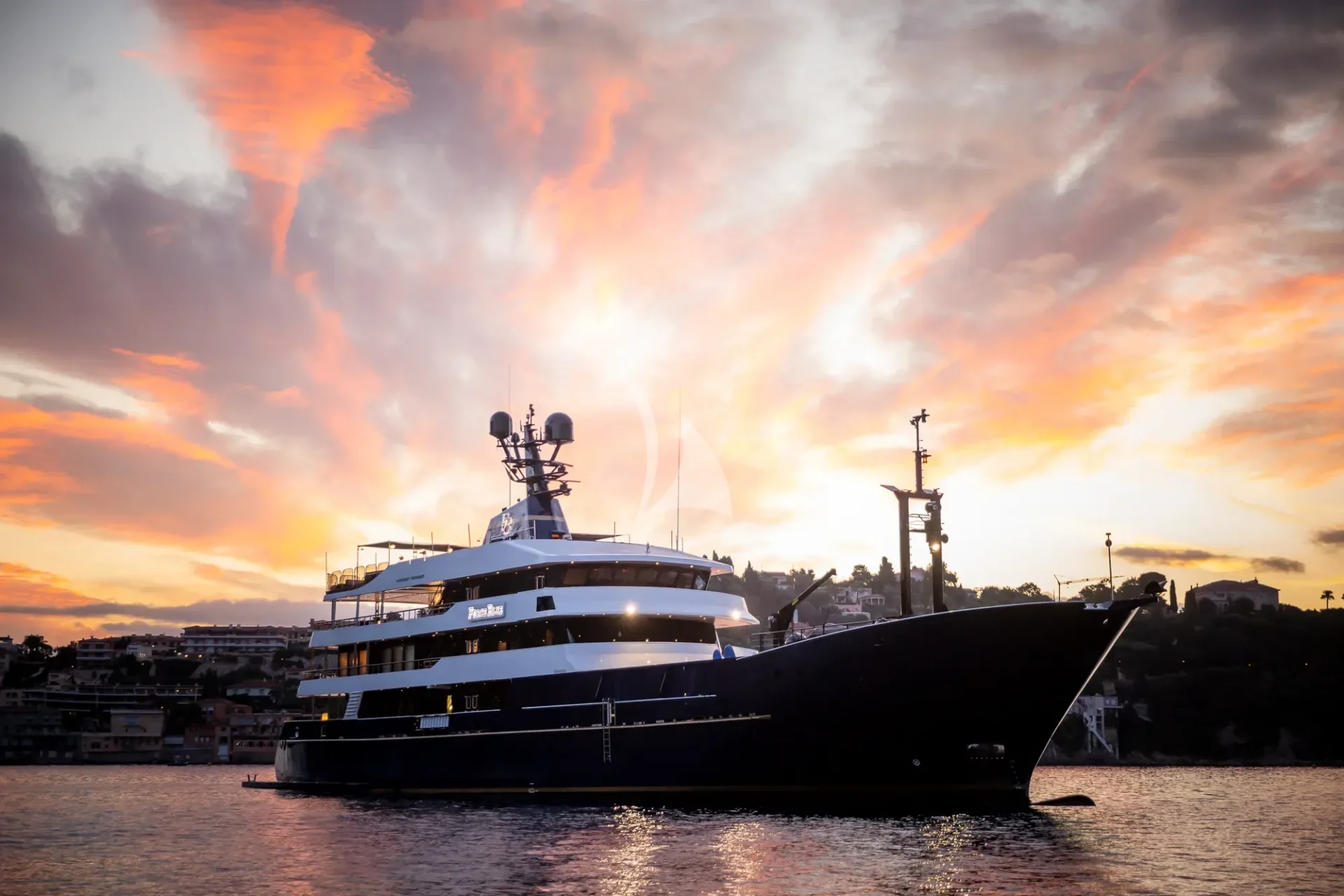 FORCE BLUE Charter Yacht