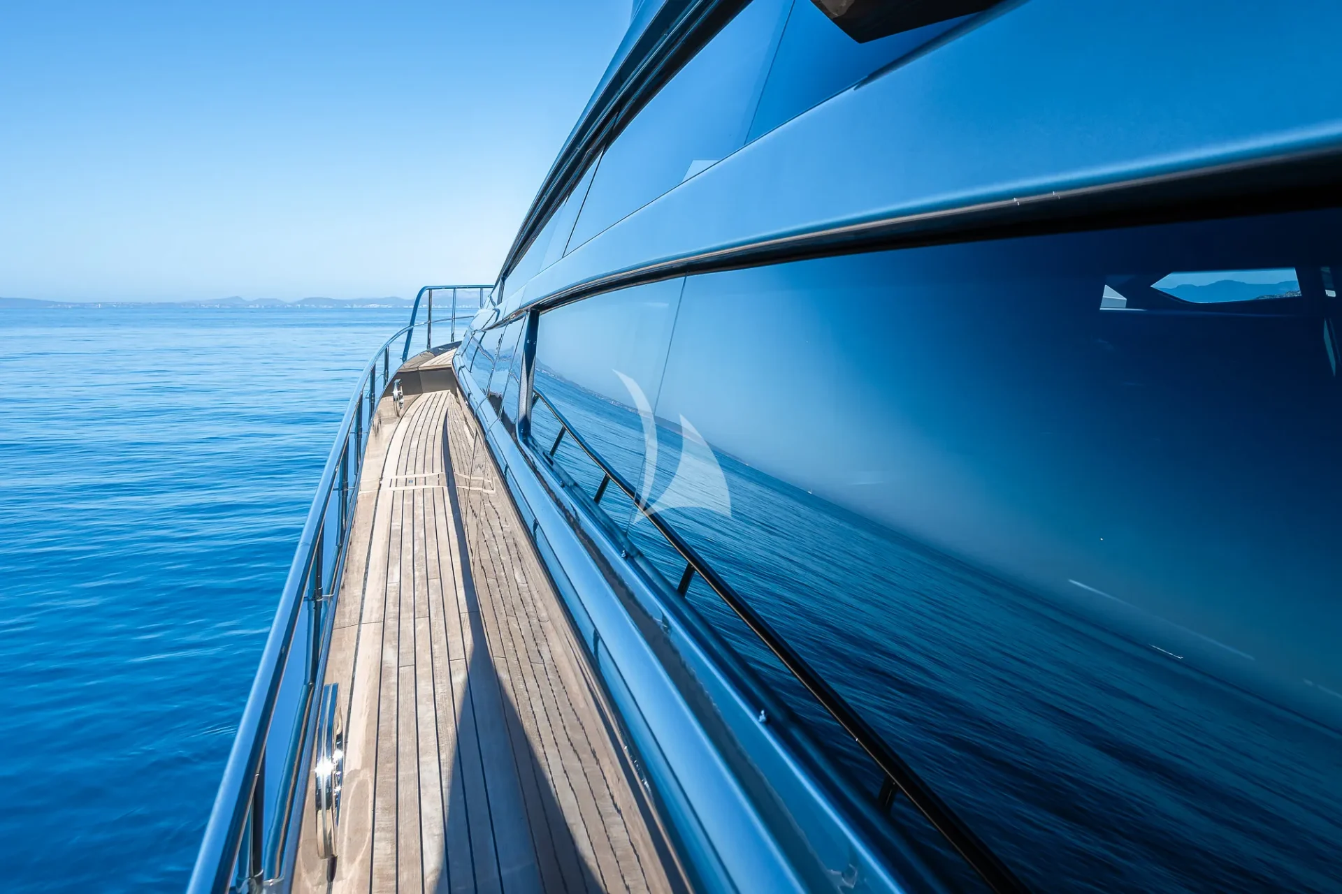 EL MACANN Charter Yacht