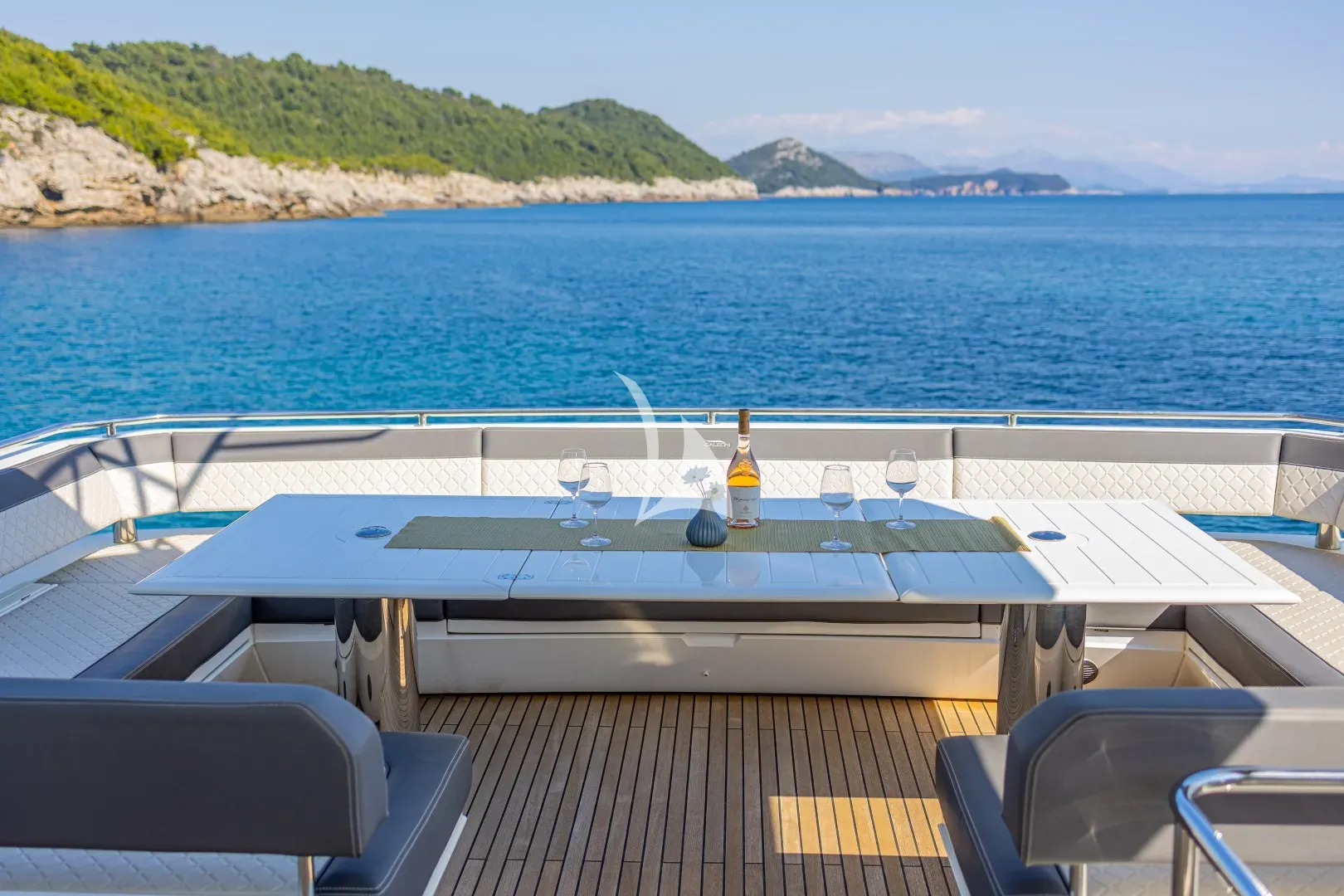 PARADISE Charter Yacht