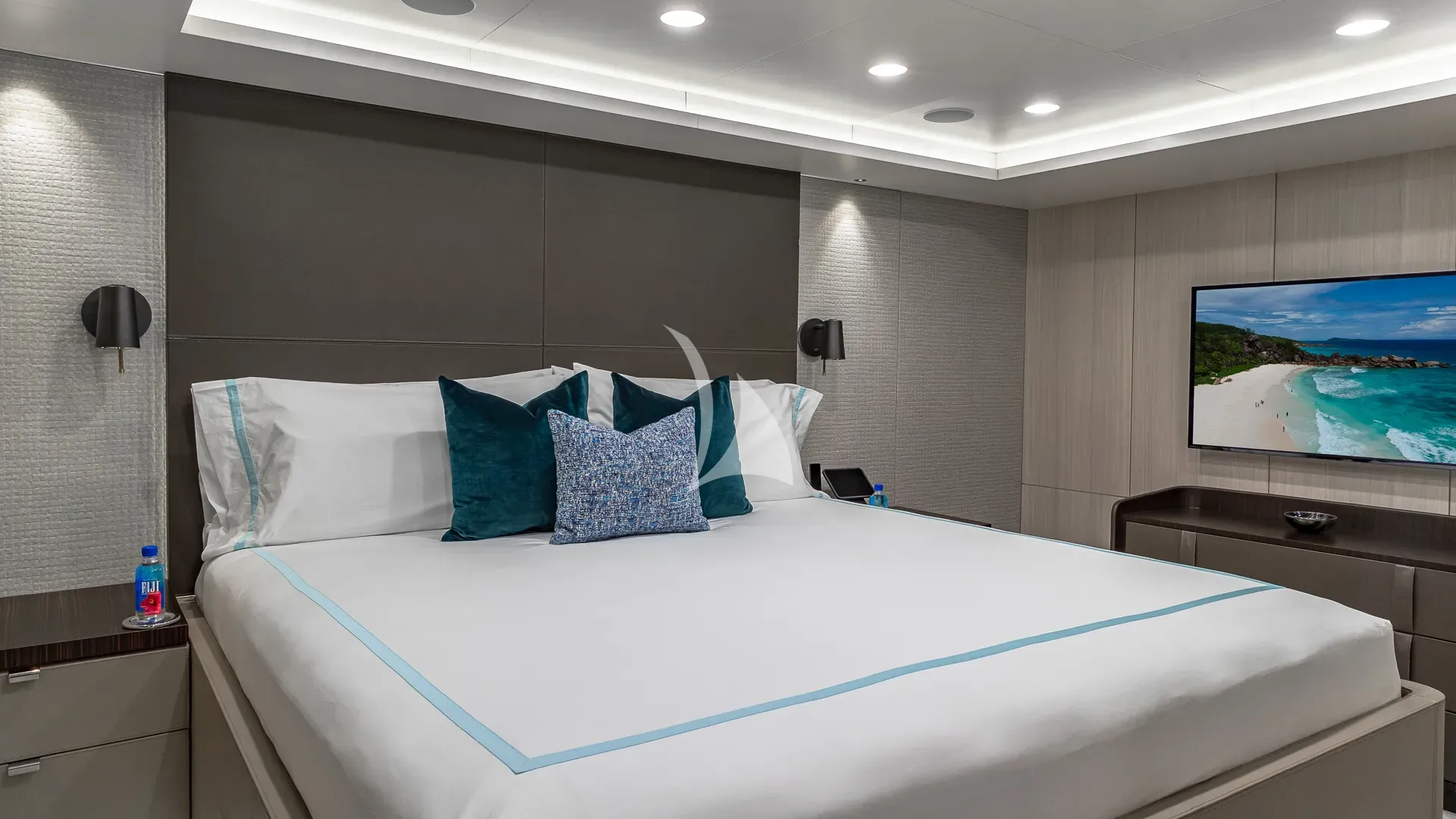 REVERIE Charter Yacht