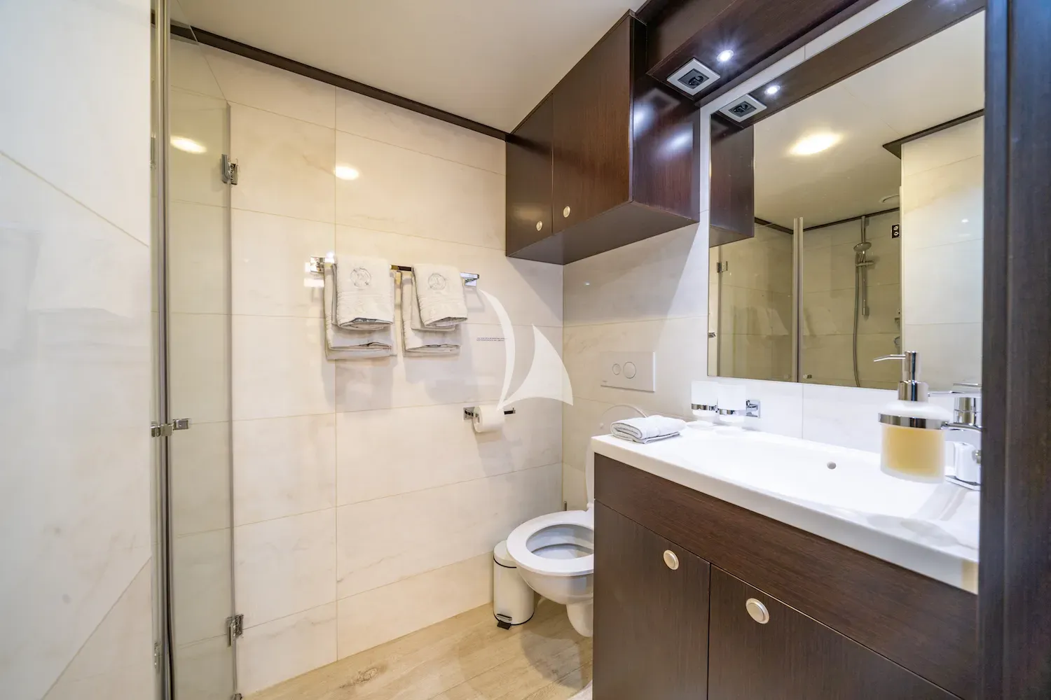 NAVILUX Charter Yacht
