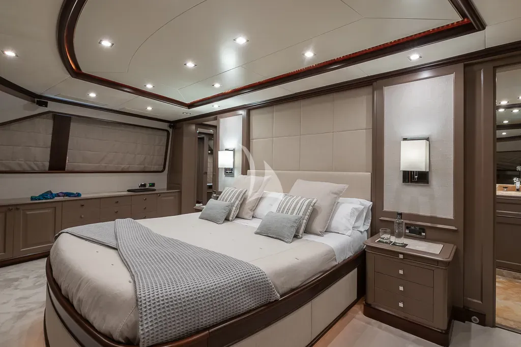 ELENA NUEVE Charter Yacht