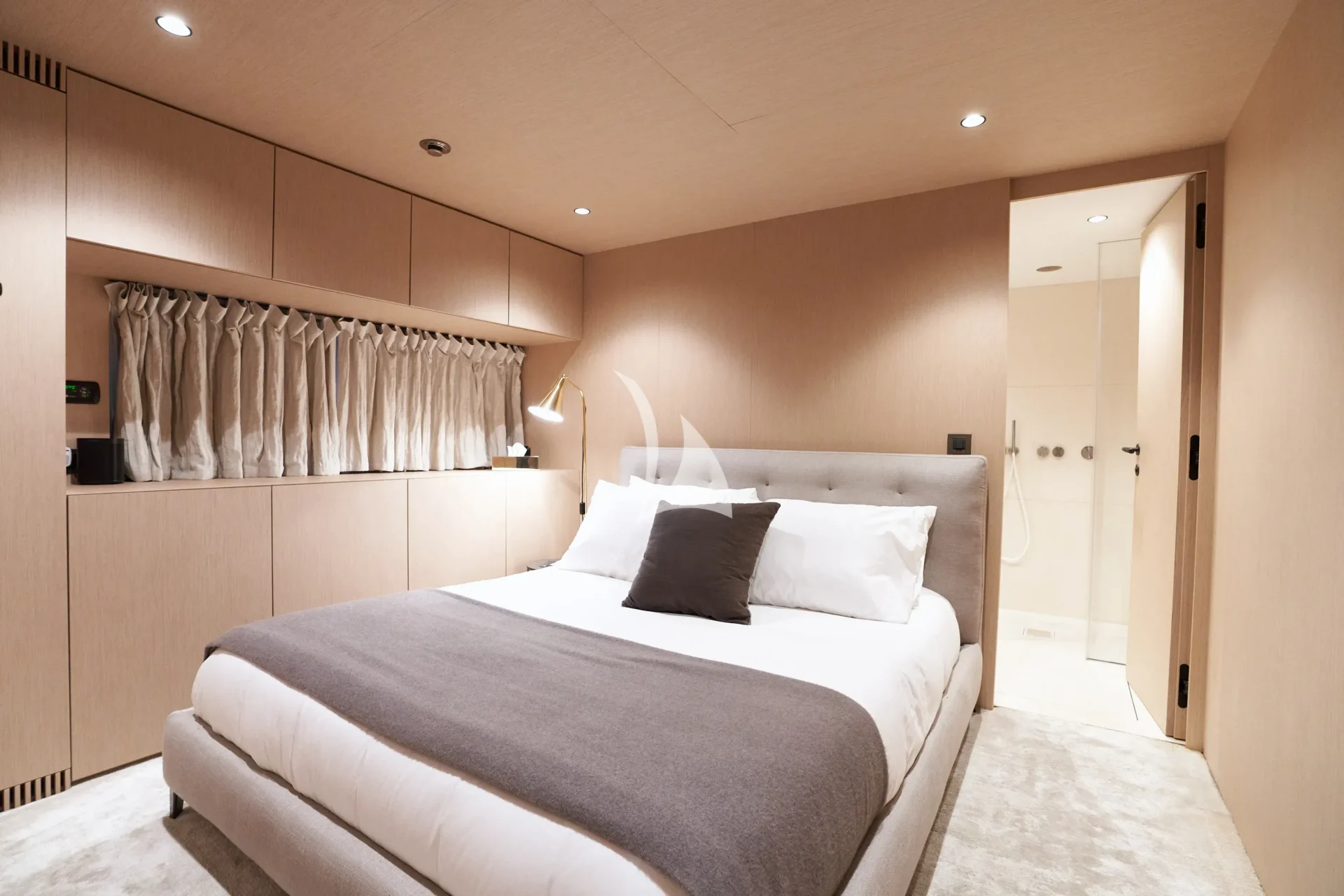 NEOPRENE Charter Yacht