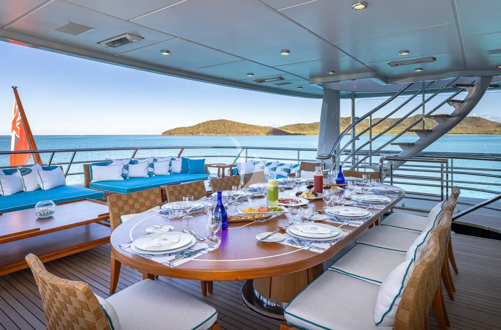 DEEP BLUE Charter Yacht
