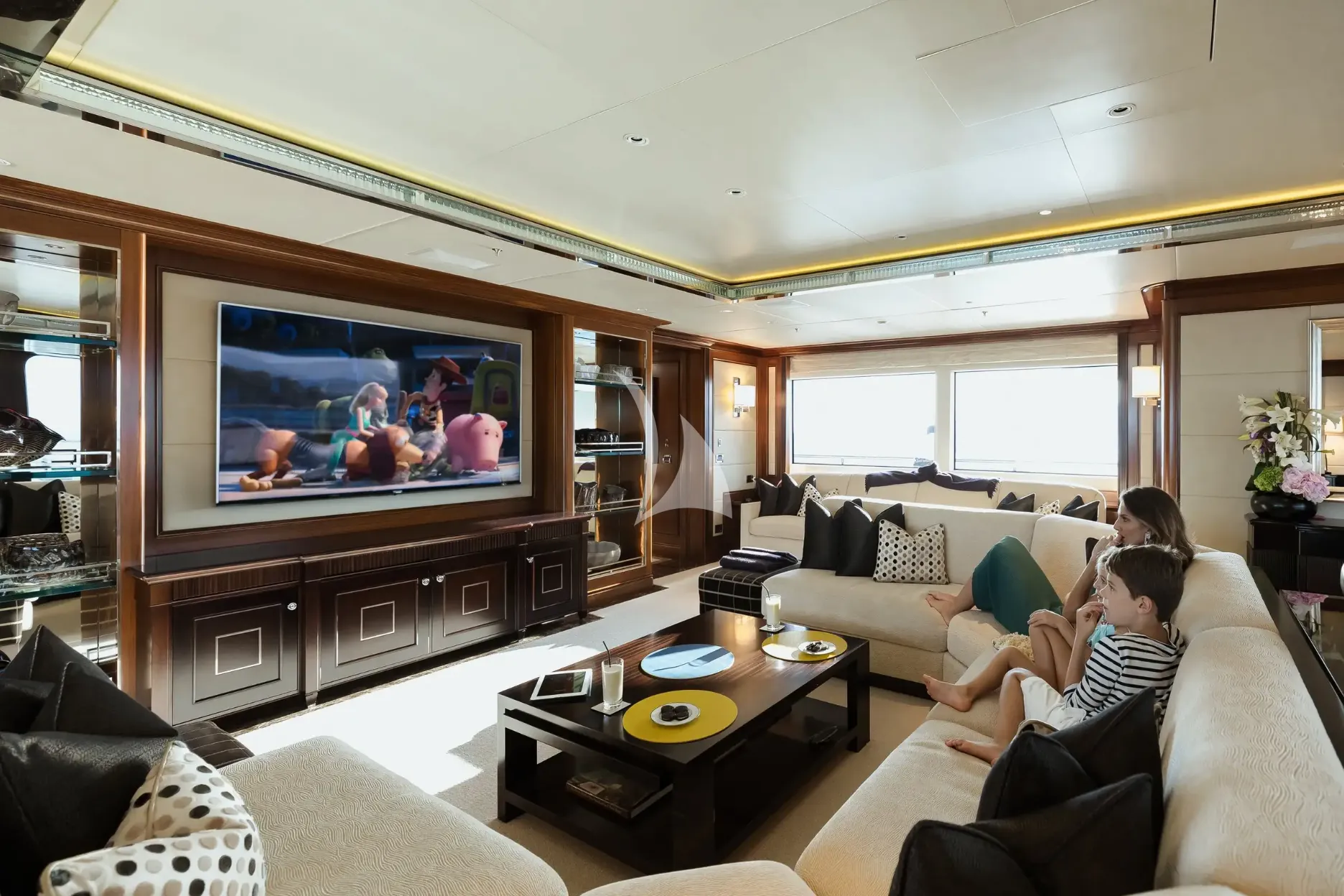 SEANNA Charter Yacht