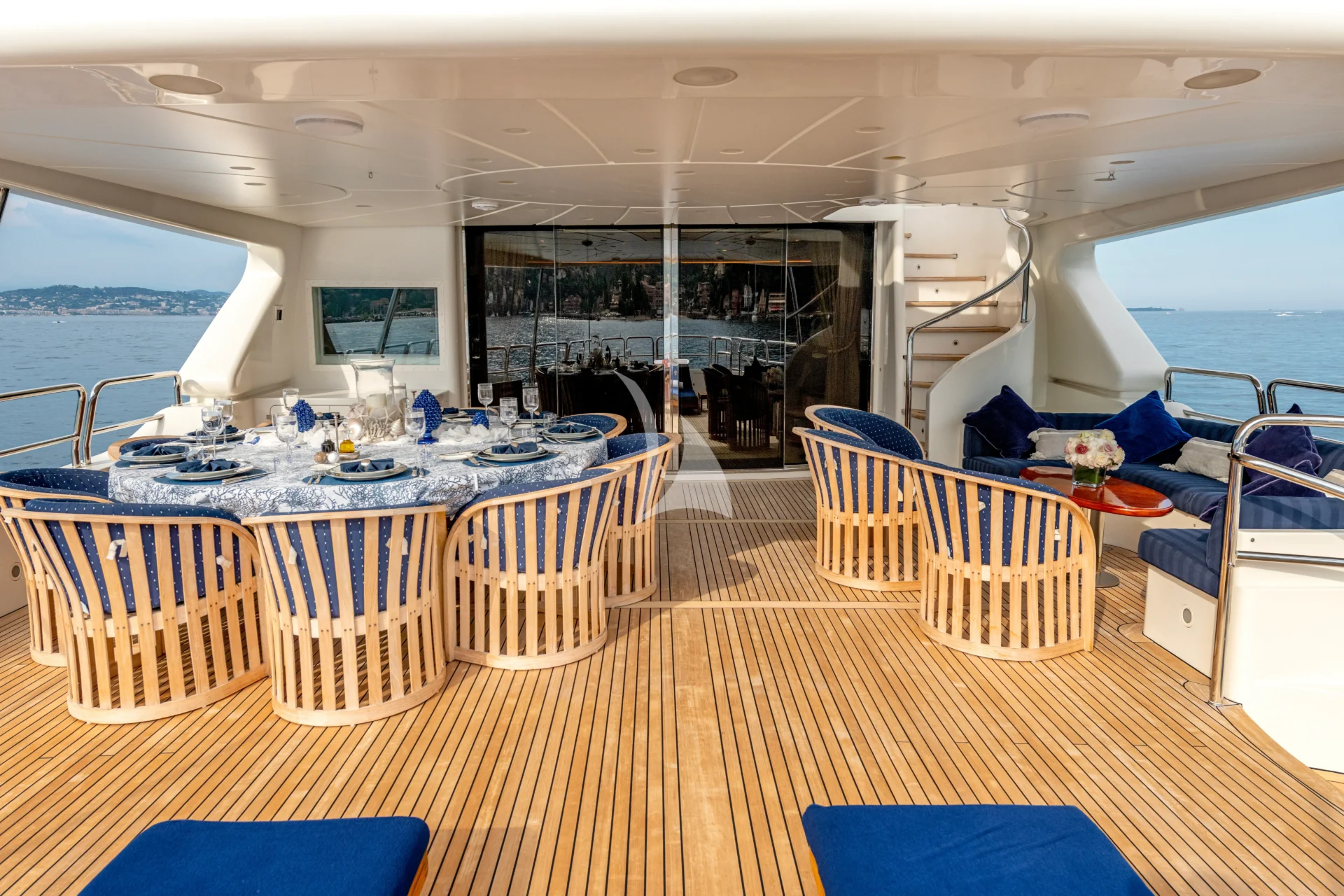 SEA BLUEZ Charter Yacht