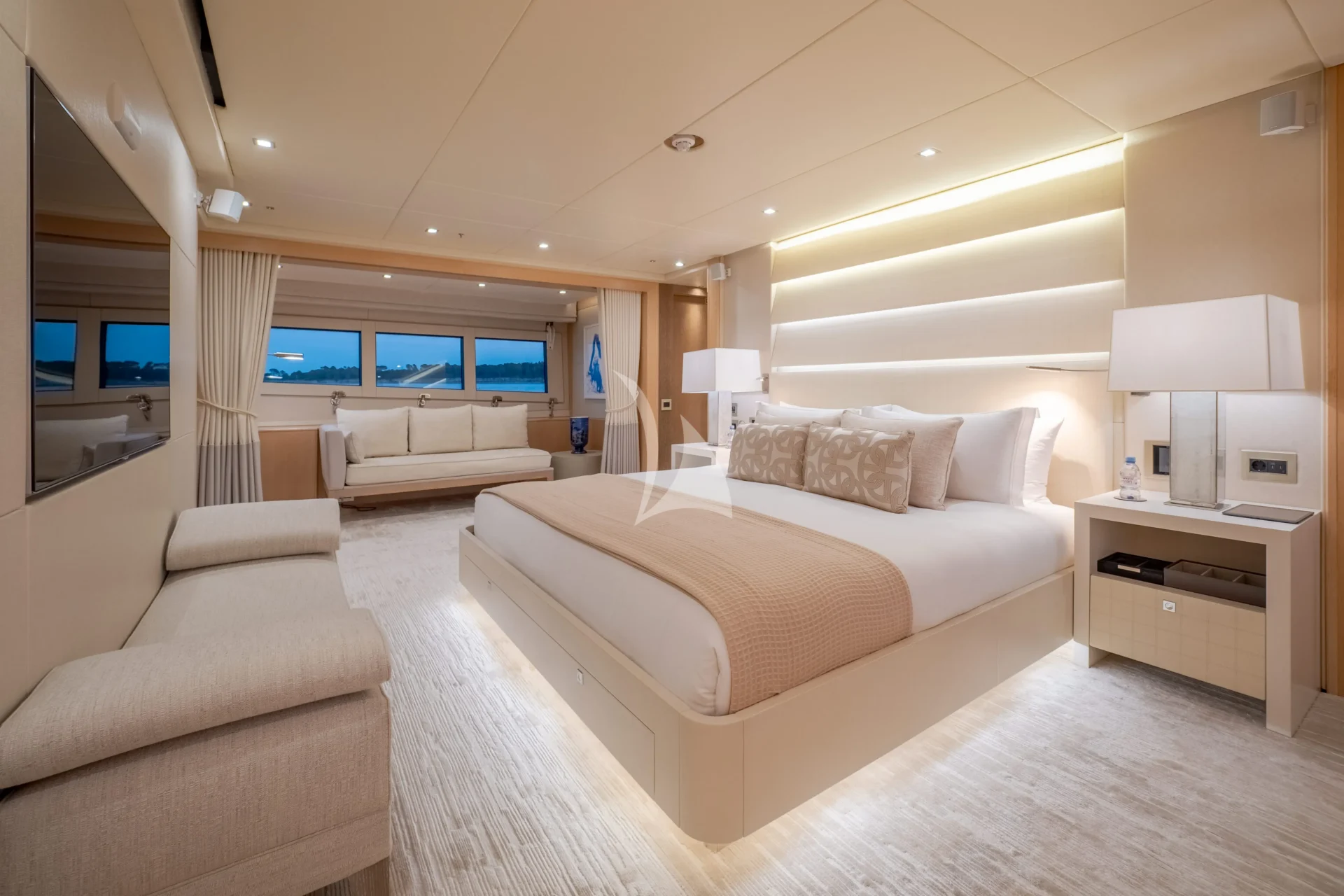 ARADOS Charter Yacht