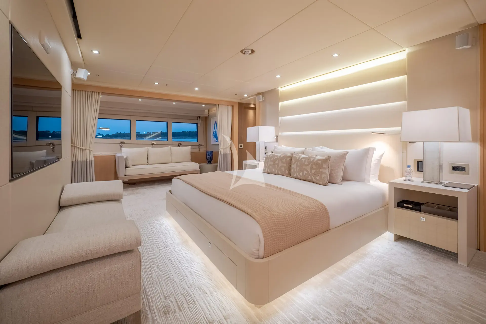 ARADOS Charter Yacht