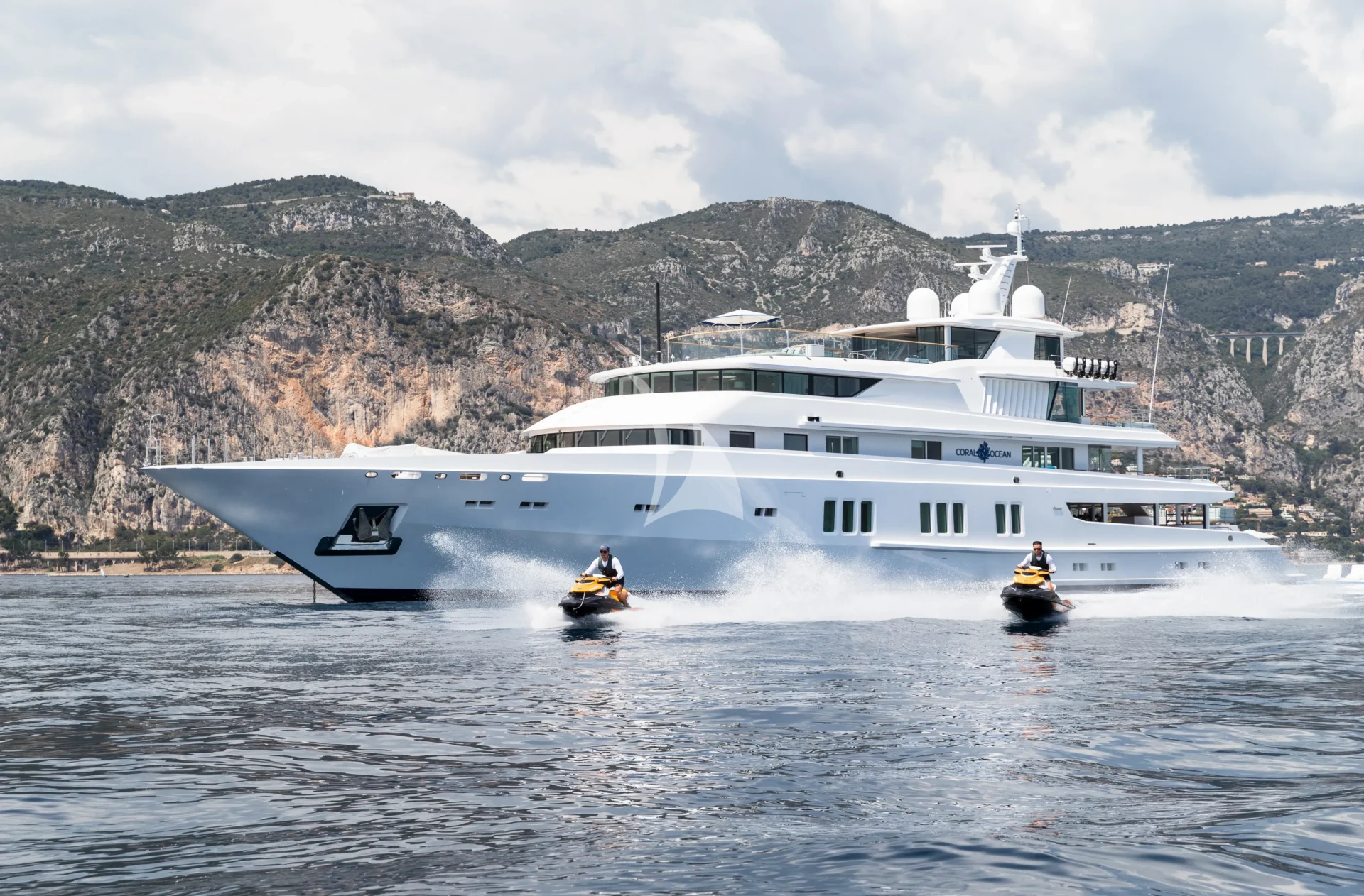 CORAL OCEAN Charter Yacht