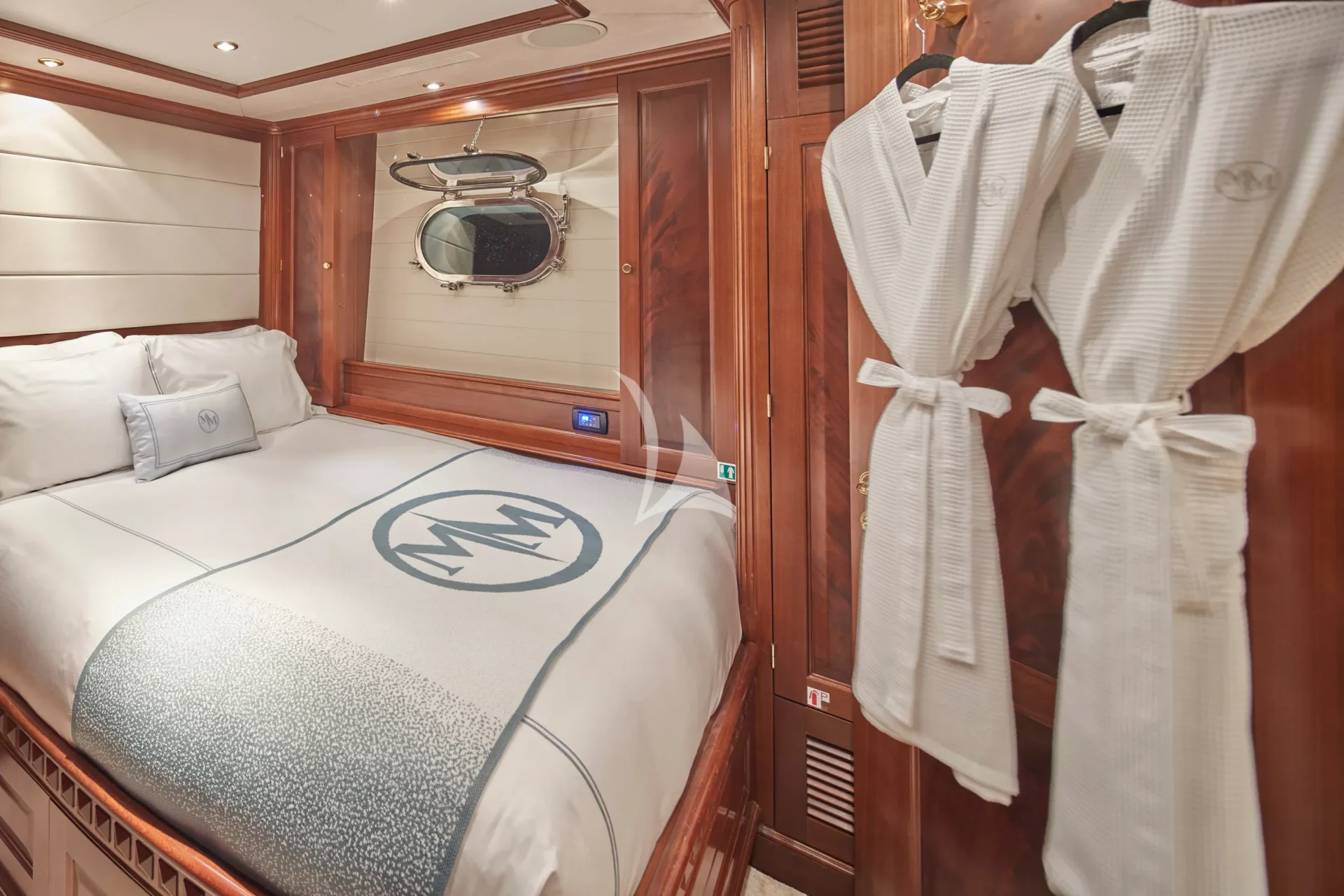 MAMMA MIA Charter Yacht