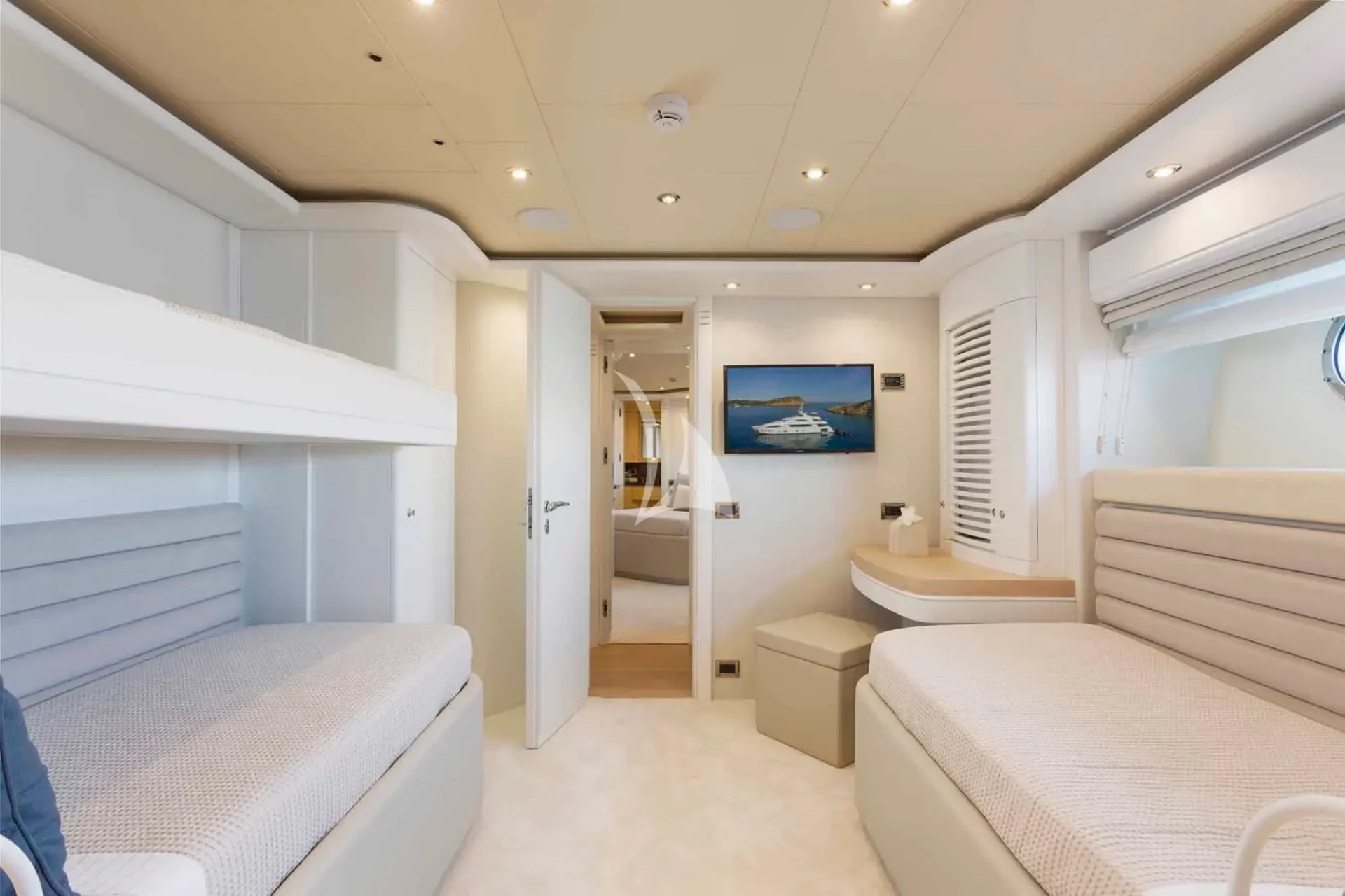 PARADISE Charter Yacht