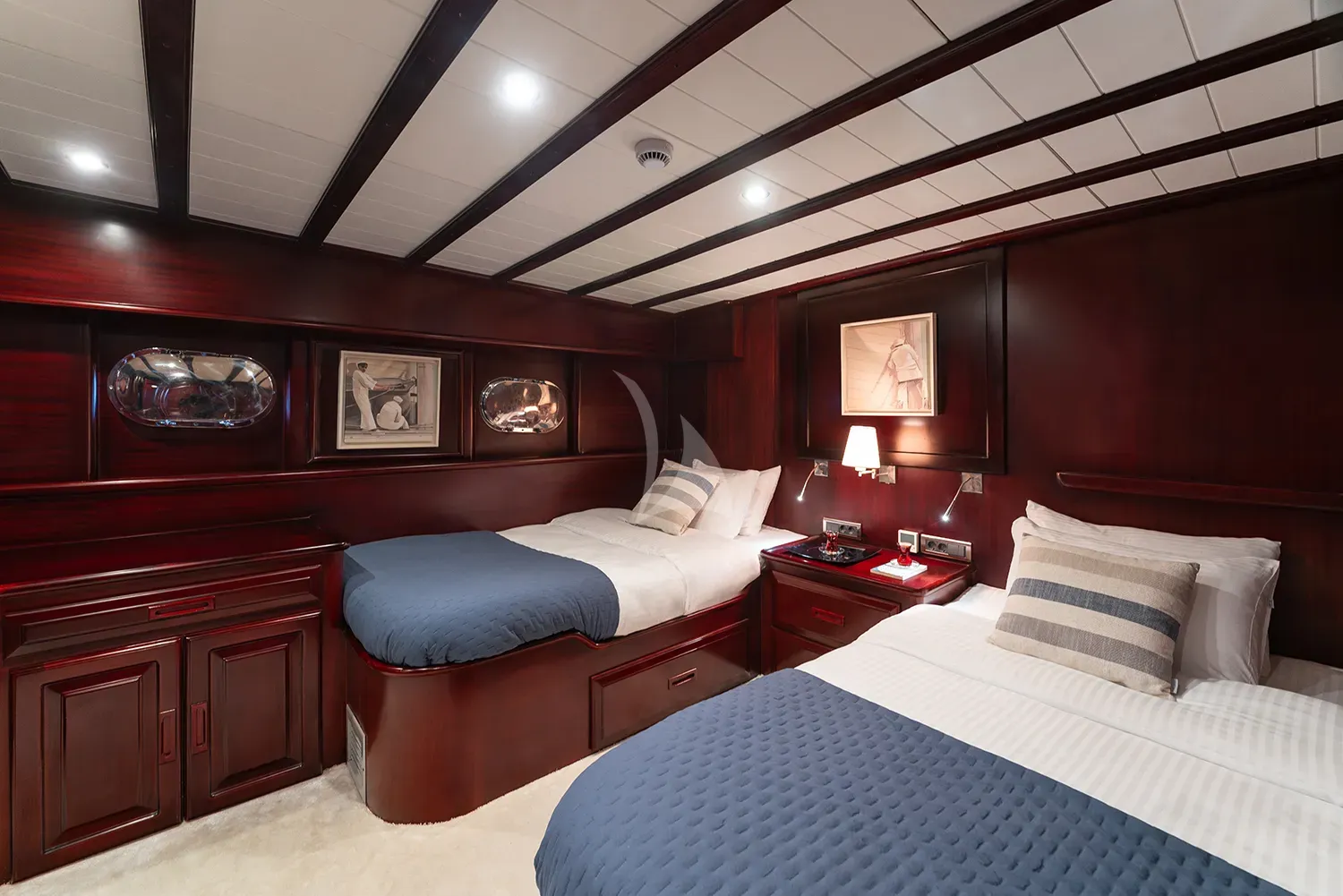 ALWAYS SMILE Charter Yacht
