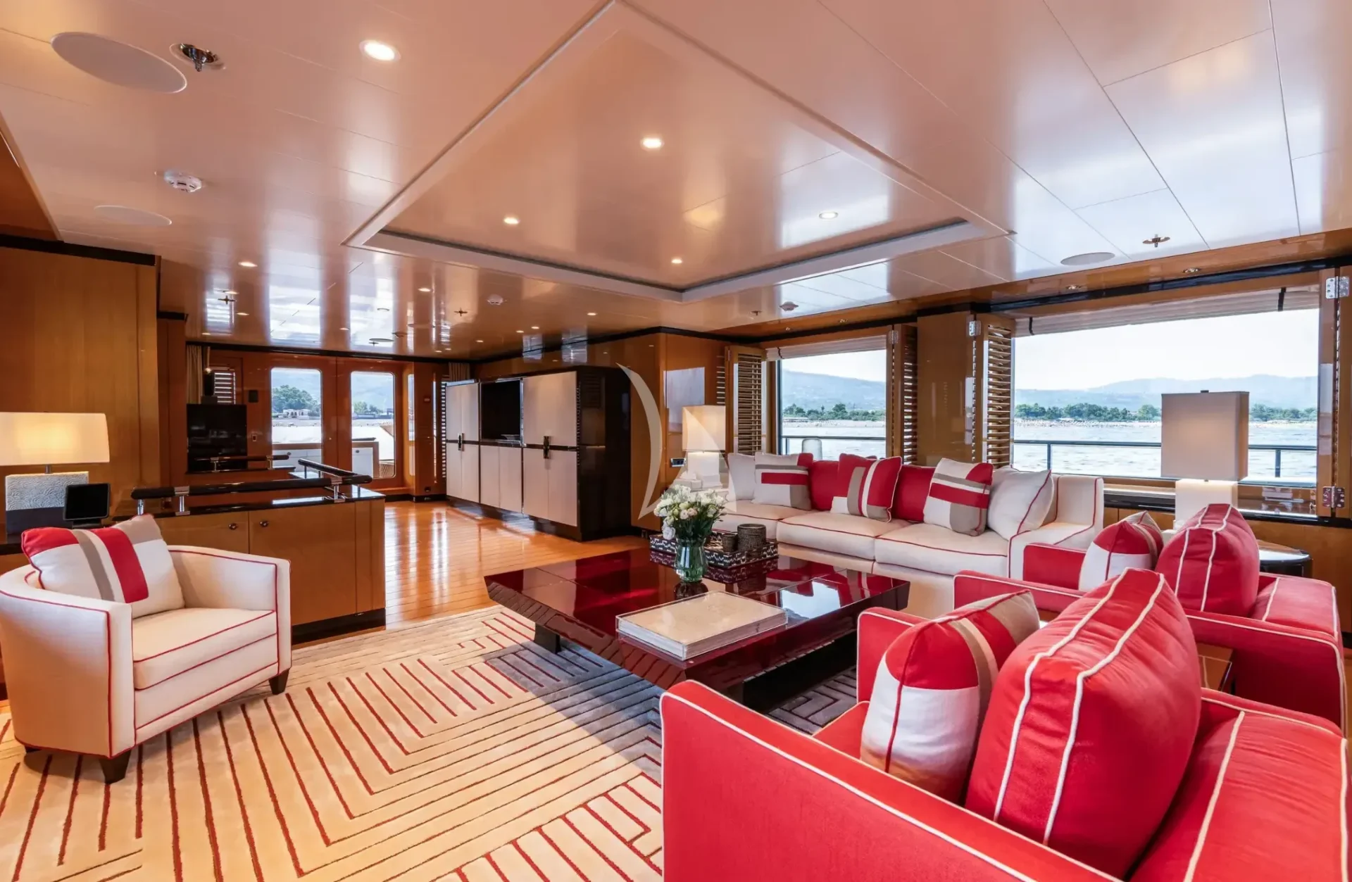 DEEP BLUE Charter Yacht