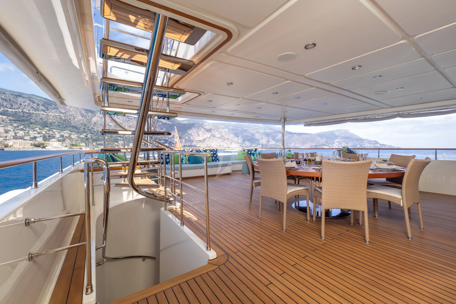 HANA Charter Yacht
