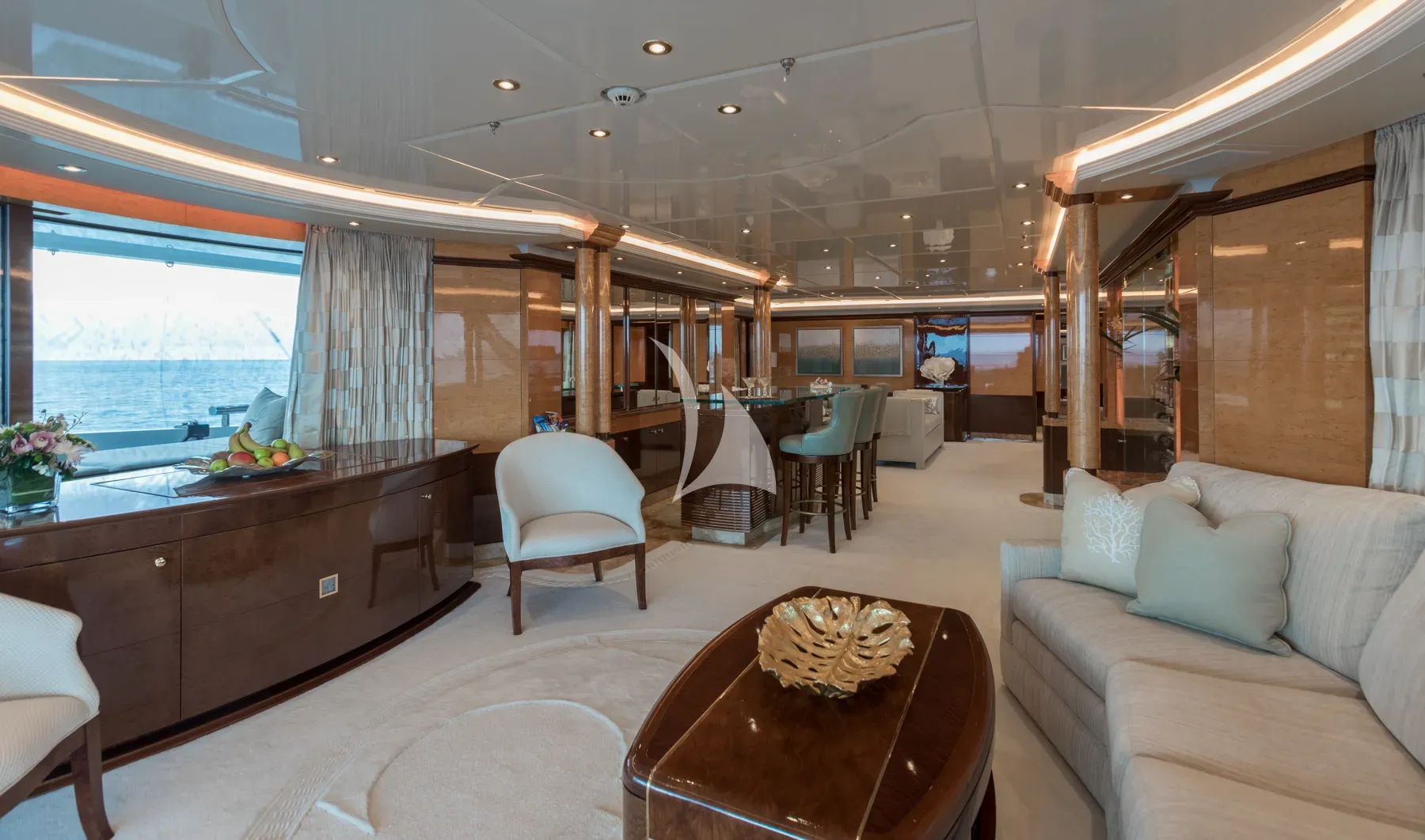 LUCKY LADY Charter Yacht