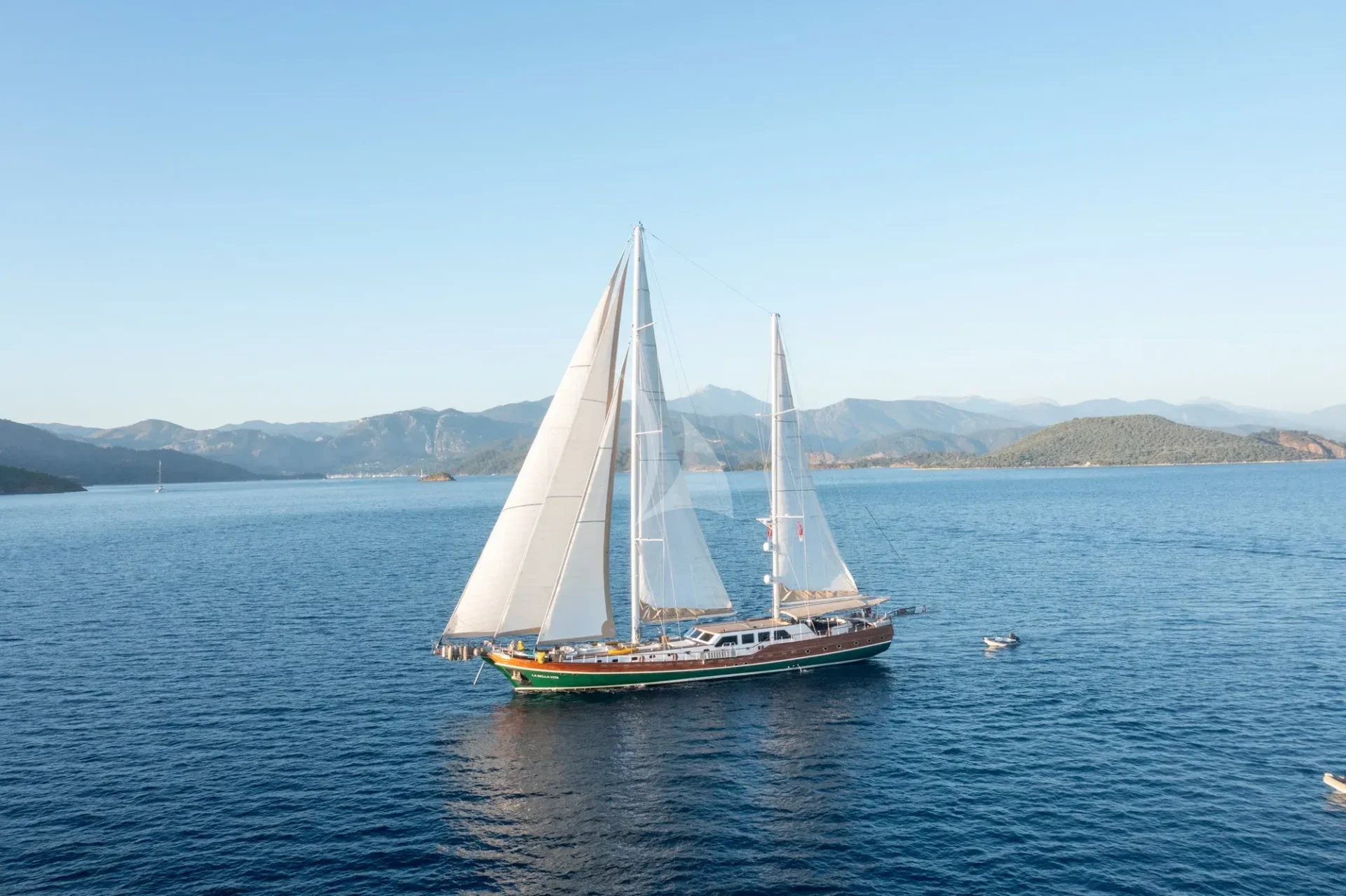 La Bella Vita Charter Yacht