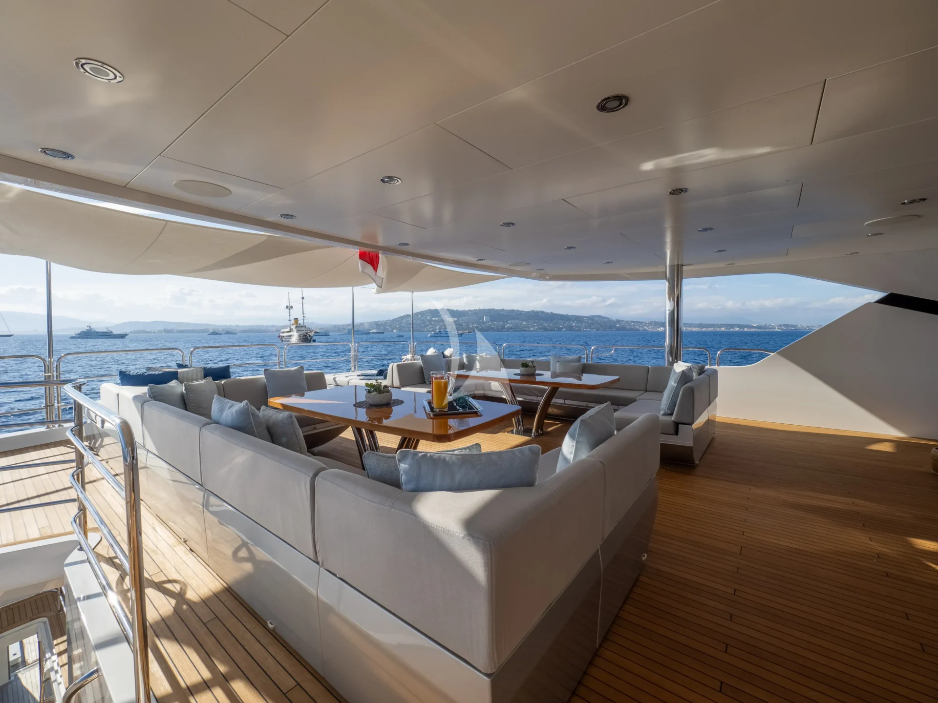 ARADOS Charter Yacht